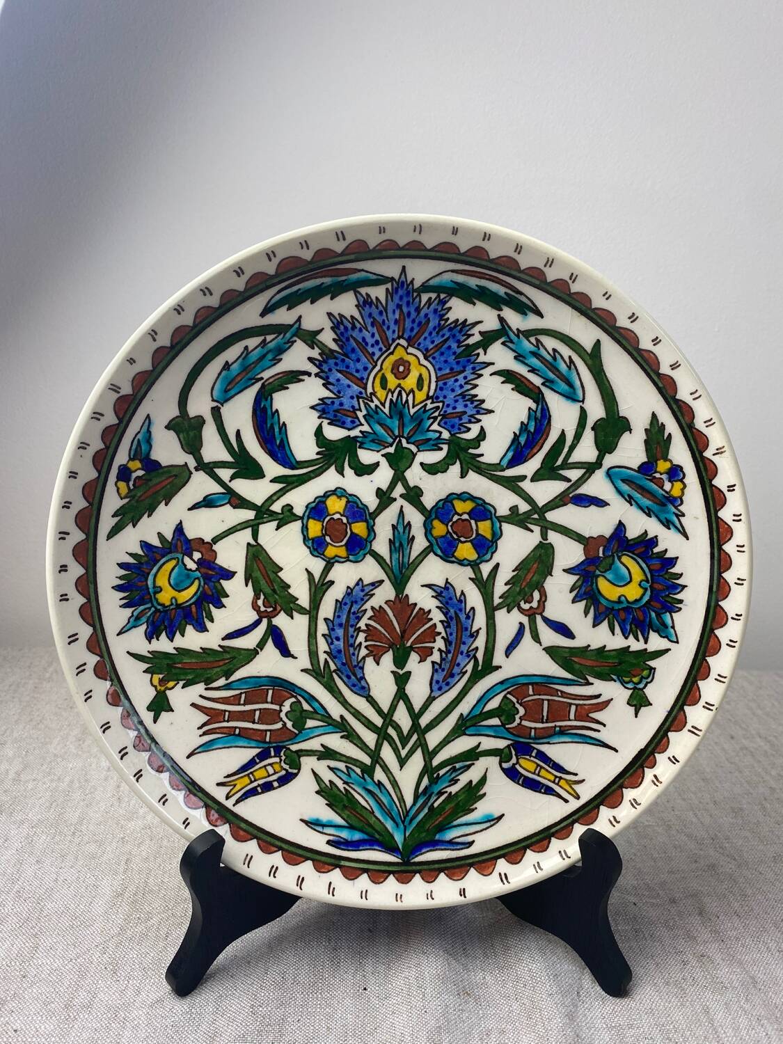 Iznik earthenware dish