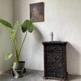 Commode XIXème pin noirci sculpté