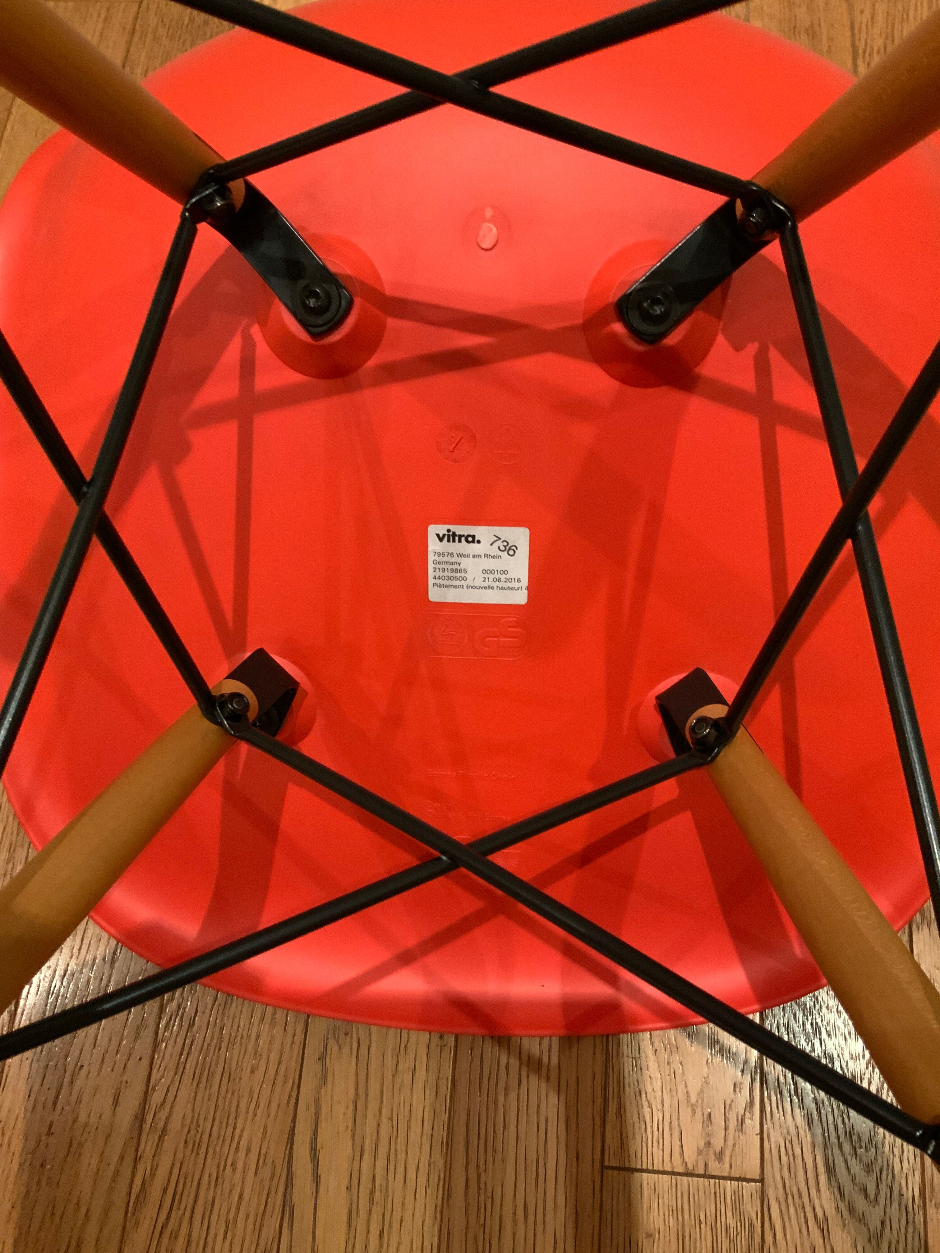 DSW Eames Chair, recent edition Vitra