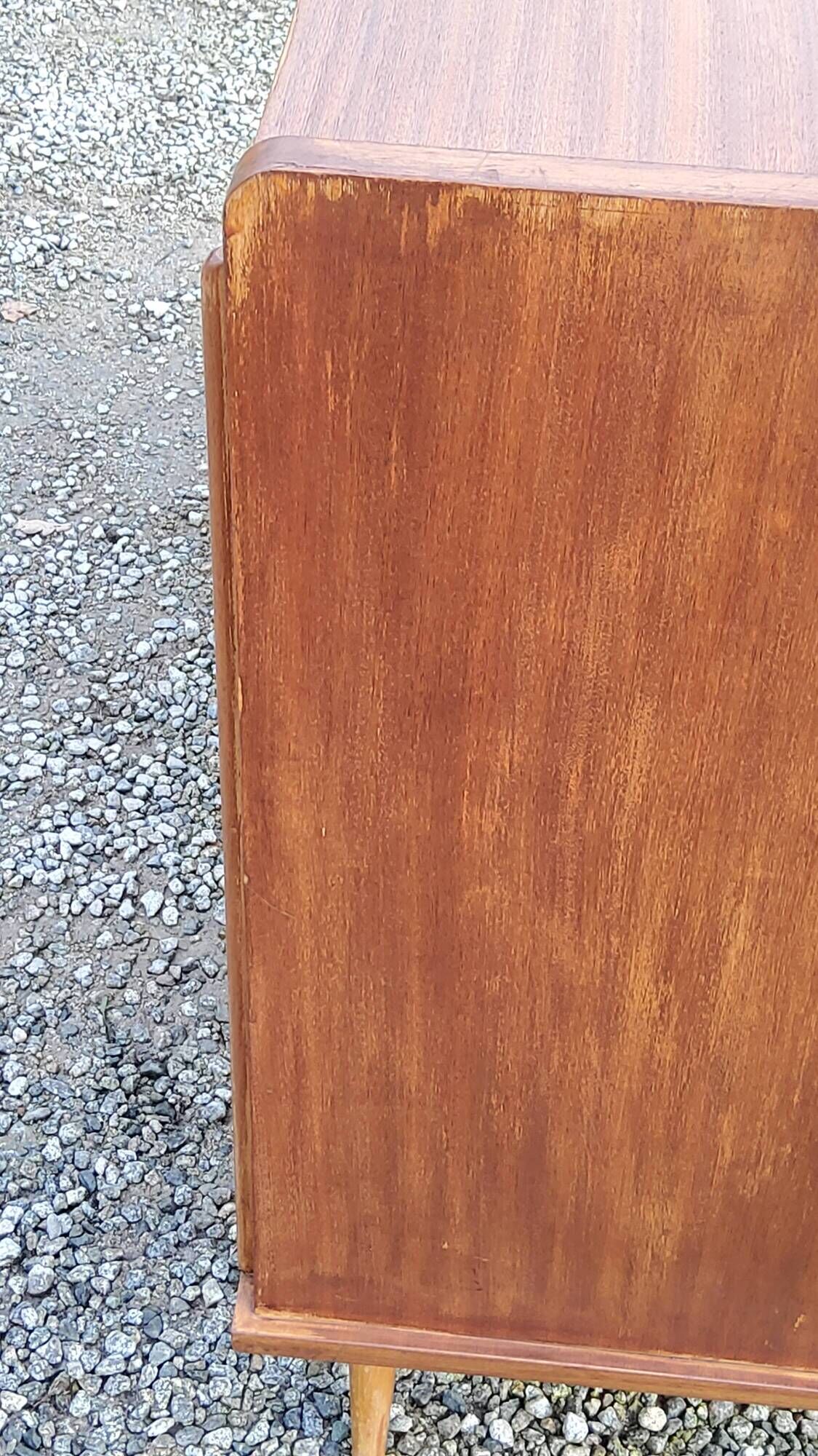 Enfilade of the 50s in oak and mahogany feet compass
