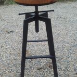 Lot of four undus bar stools adjustable