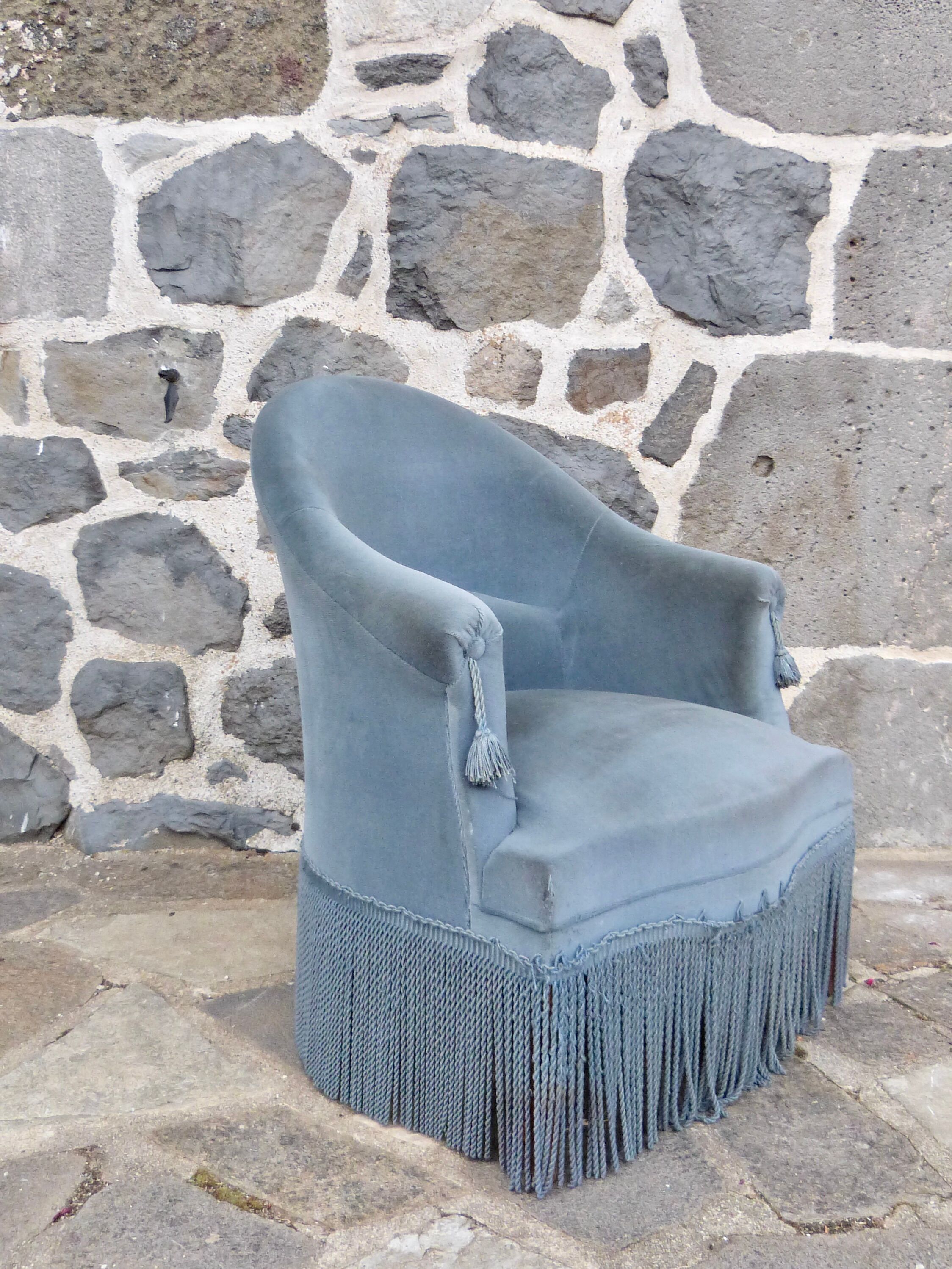 Blue velvet toad armchair