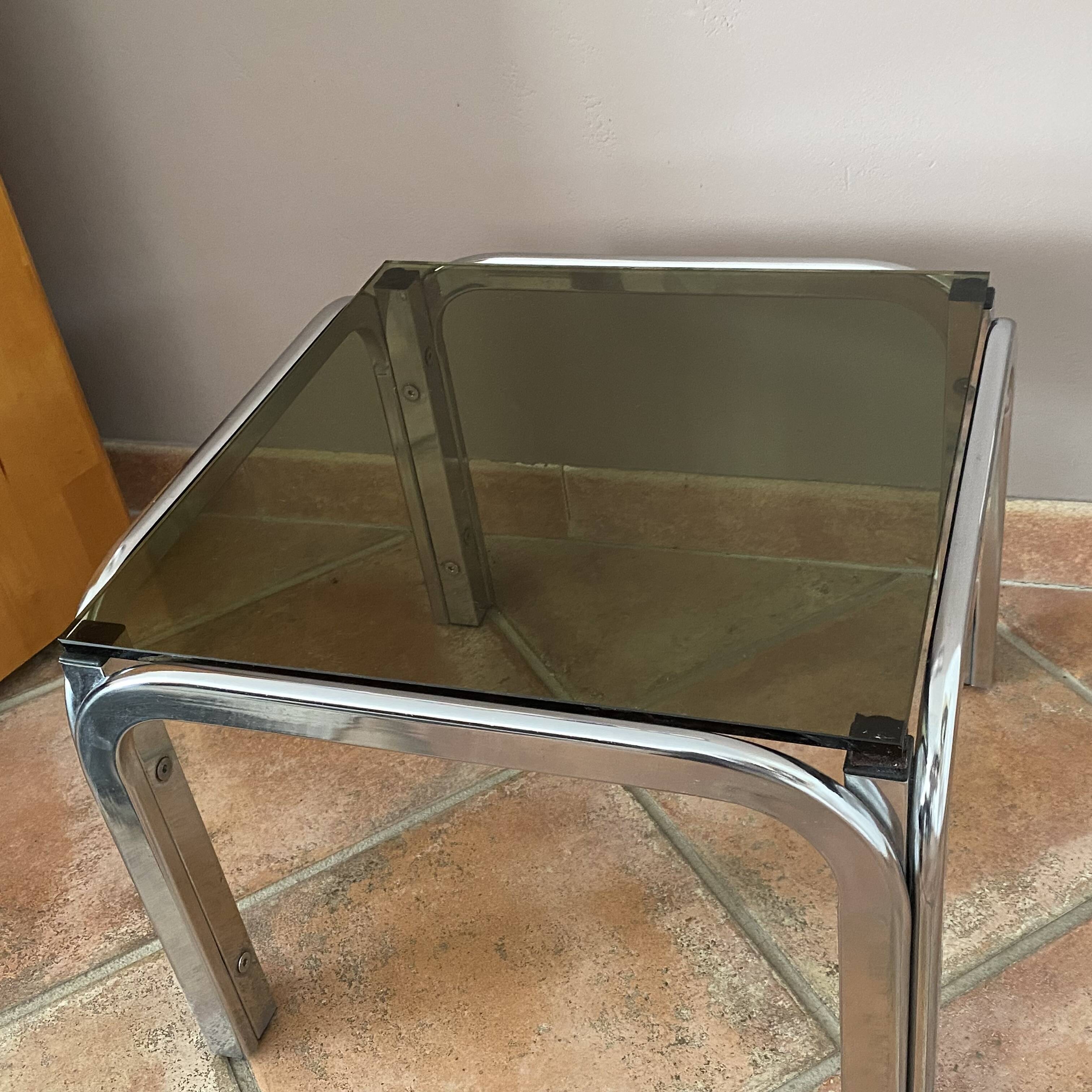 Coffee table or bedside table. 1970. Space age.