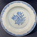 Pair of 18th century porcelain plates East India Company China