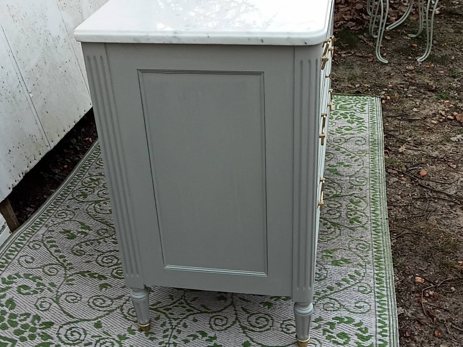 L.XVI style chest of drawers