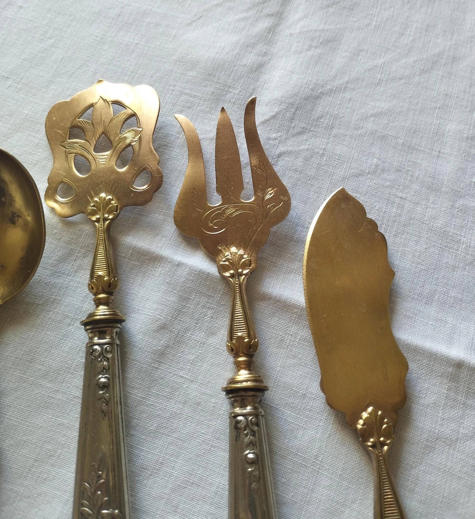 Antique service for sweets or hors d'oeuvres