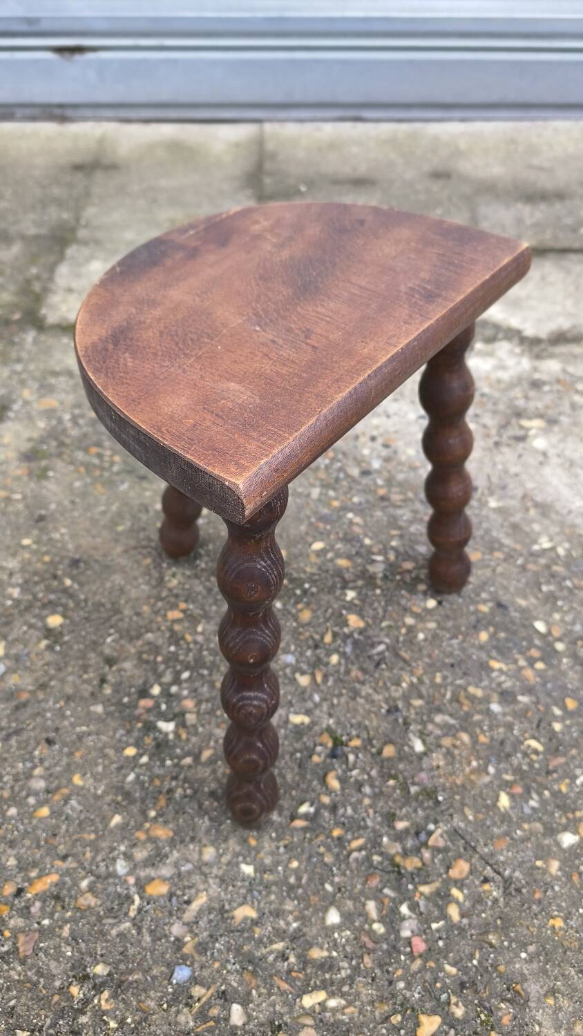 Solid wood tripod stool