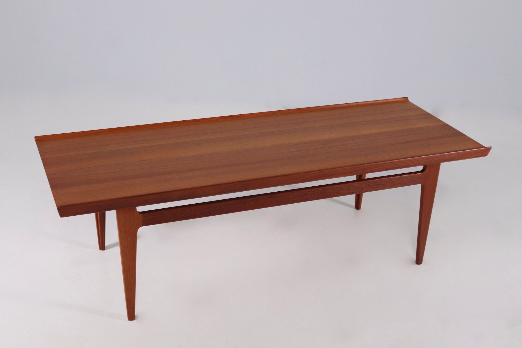 Finn Juhl coffee table France & Sound