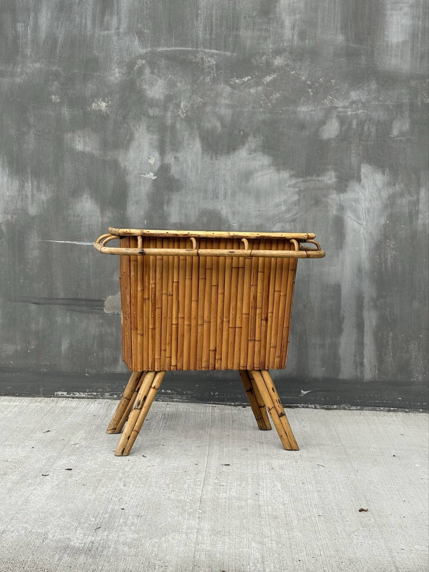 Vintage bamboo Tiki bar – 1950s-1960s
