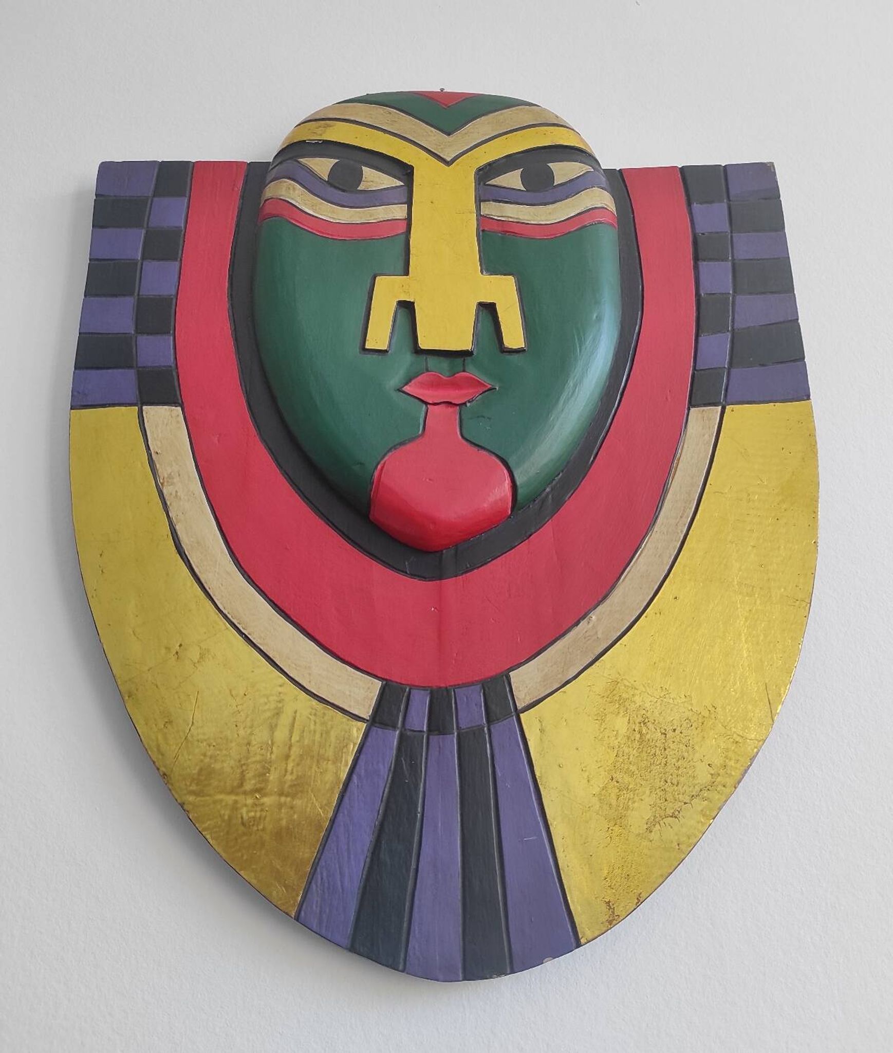 Masque mural artisanal décoratif en bois peint