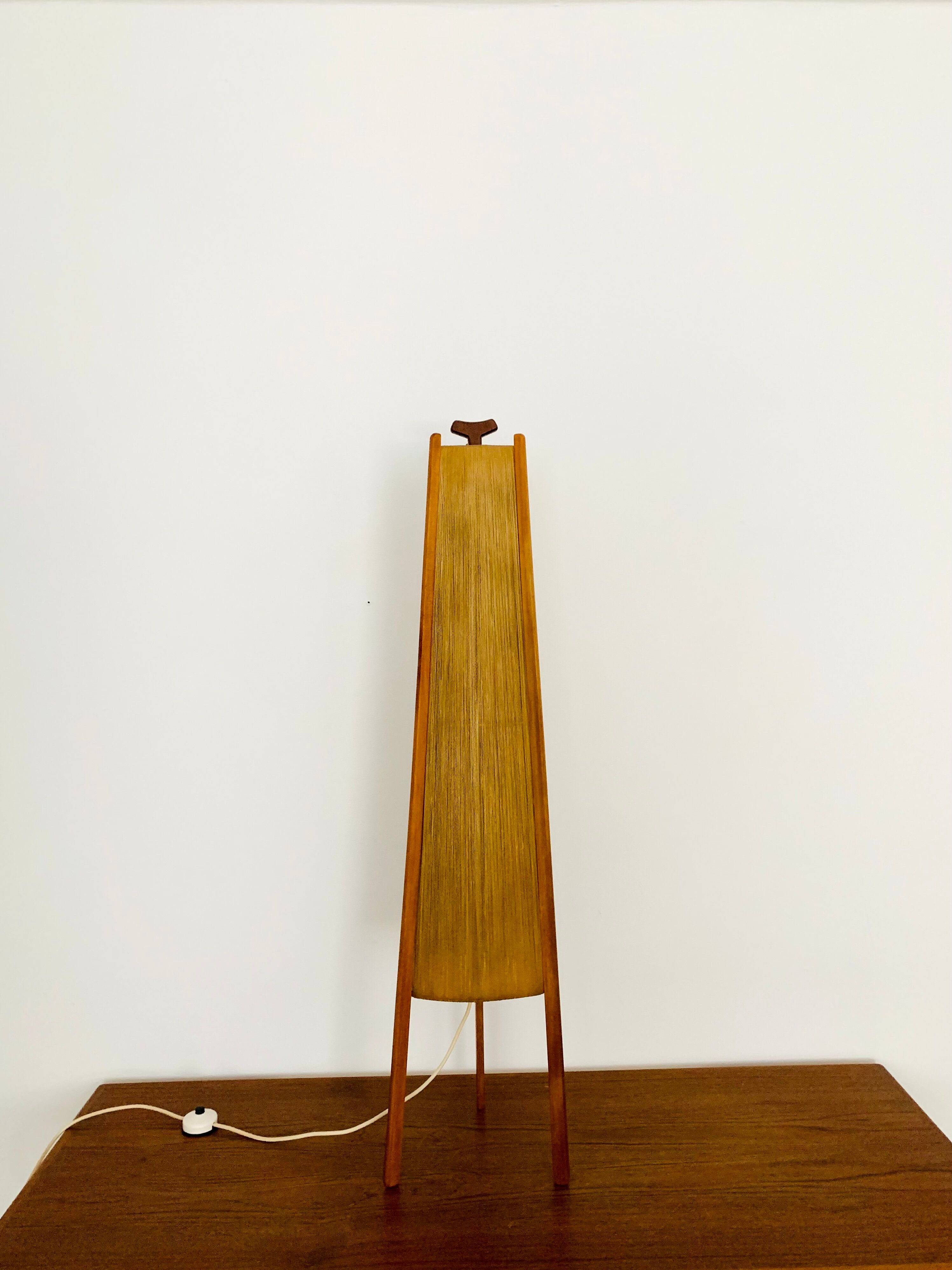 Lampe de sol en sisal et teck par Temde