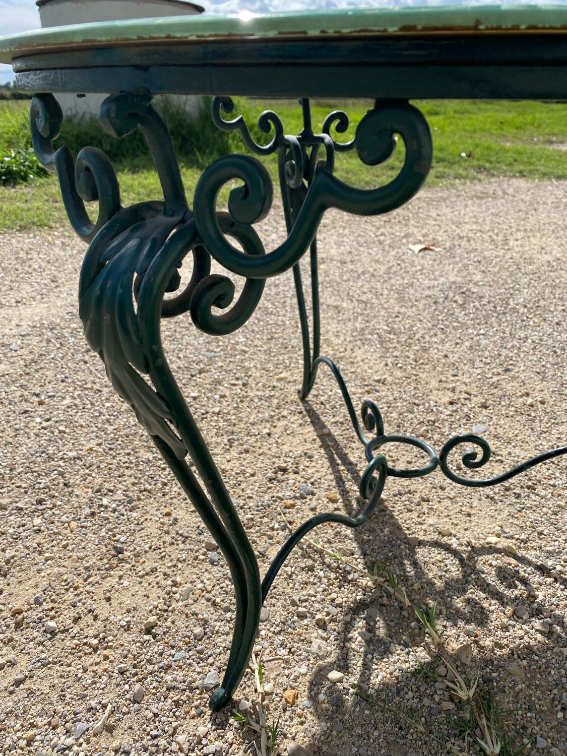 Round coffee table 1950