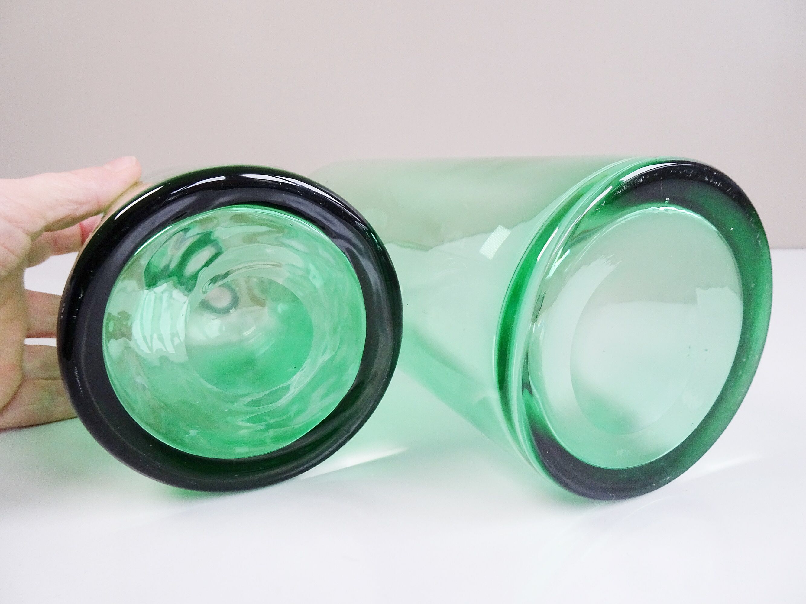 Vases bouteilles en verre vert de Villeroy et Boch