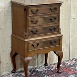 Small English mahogany chest of drawers from the 50s