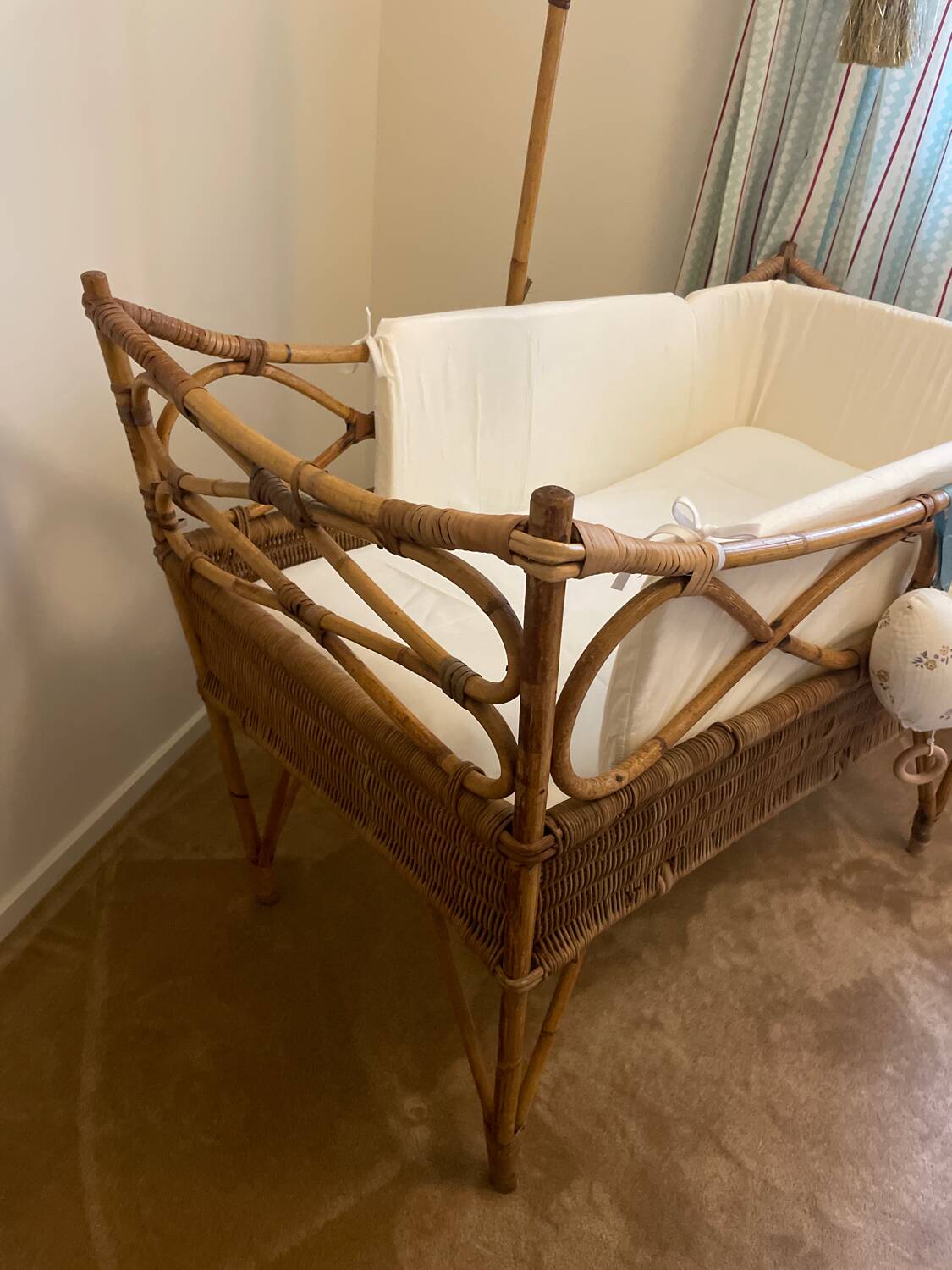 Rattan baby bed