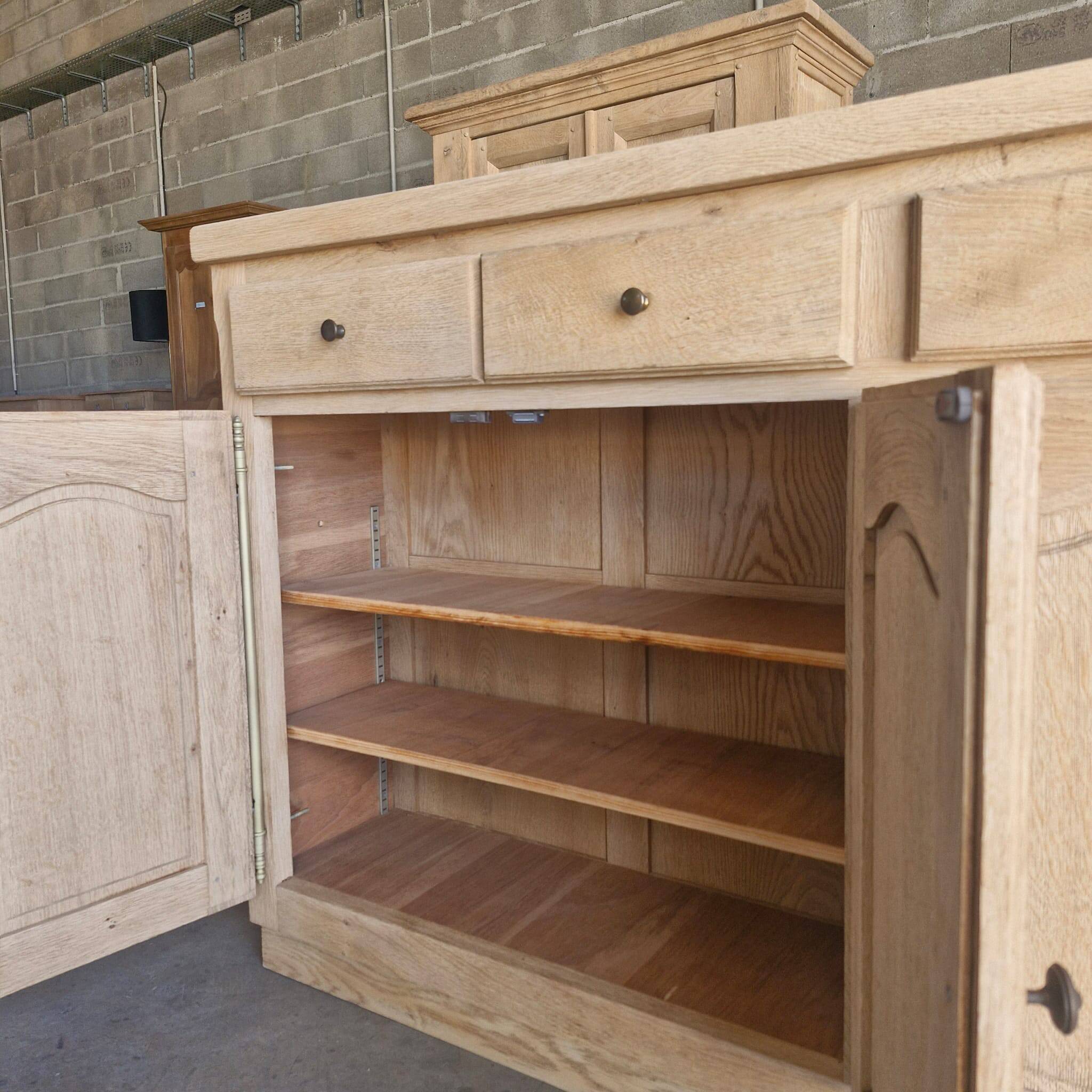 Buffet sideboard in sandblasted oak