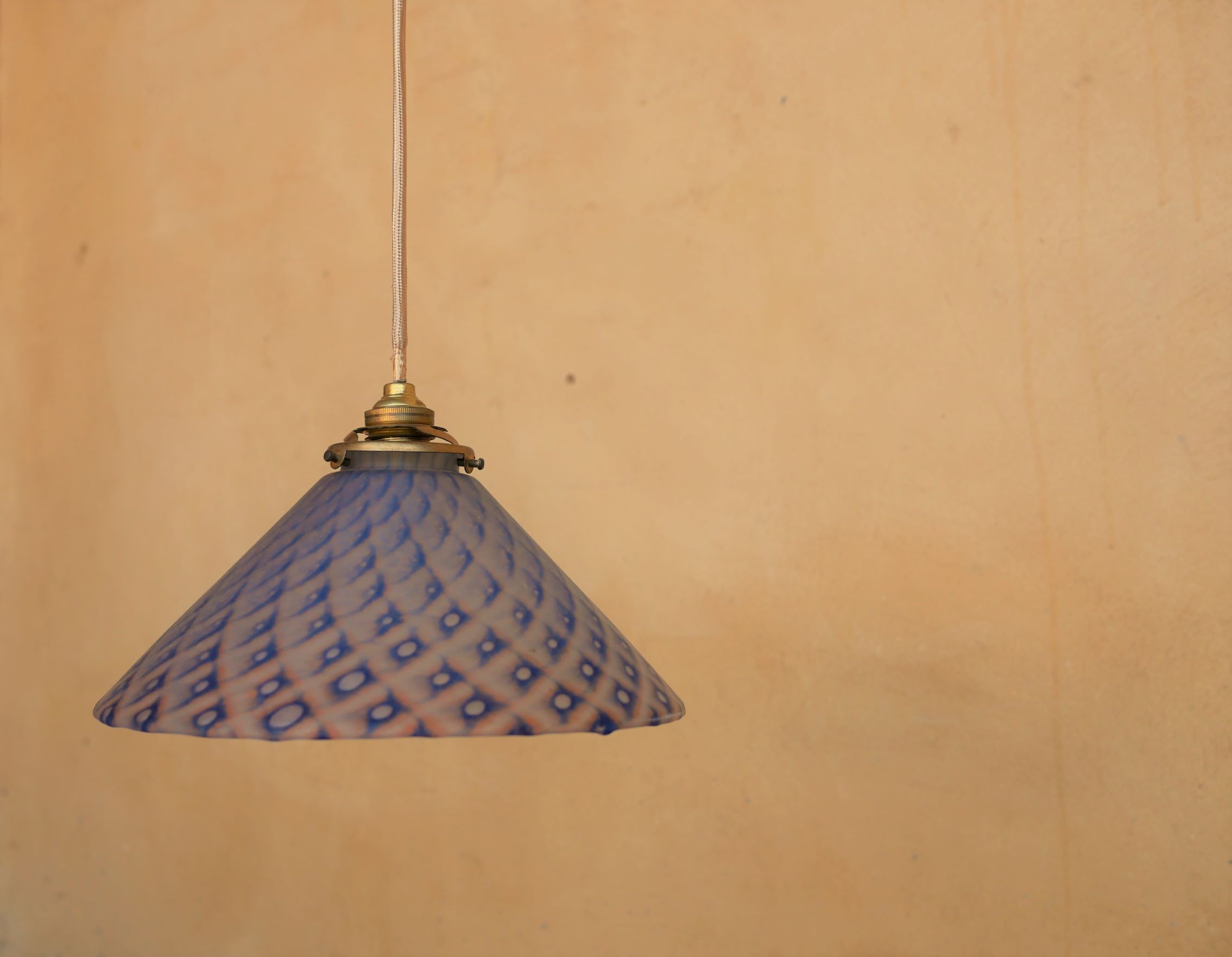Suspension vintage en verre dépoli bleu
