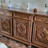 Low dining room furniture