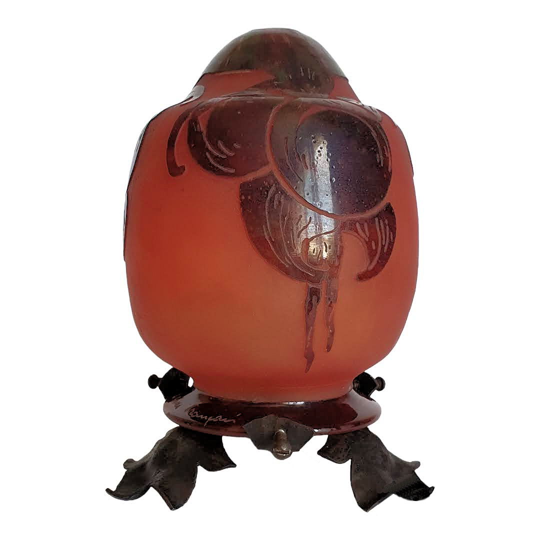 Art Deco night light in glass paste signed Le Verre Français