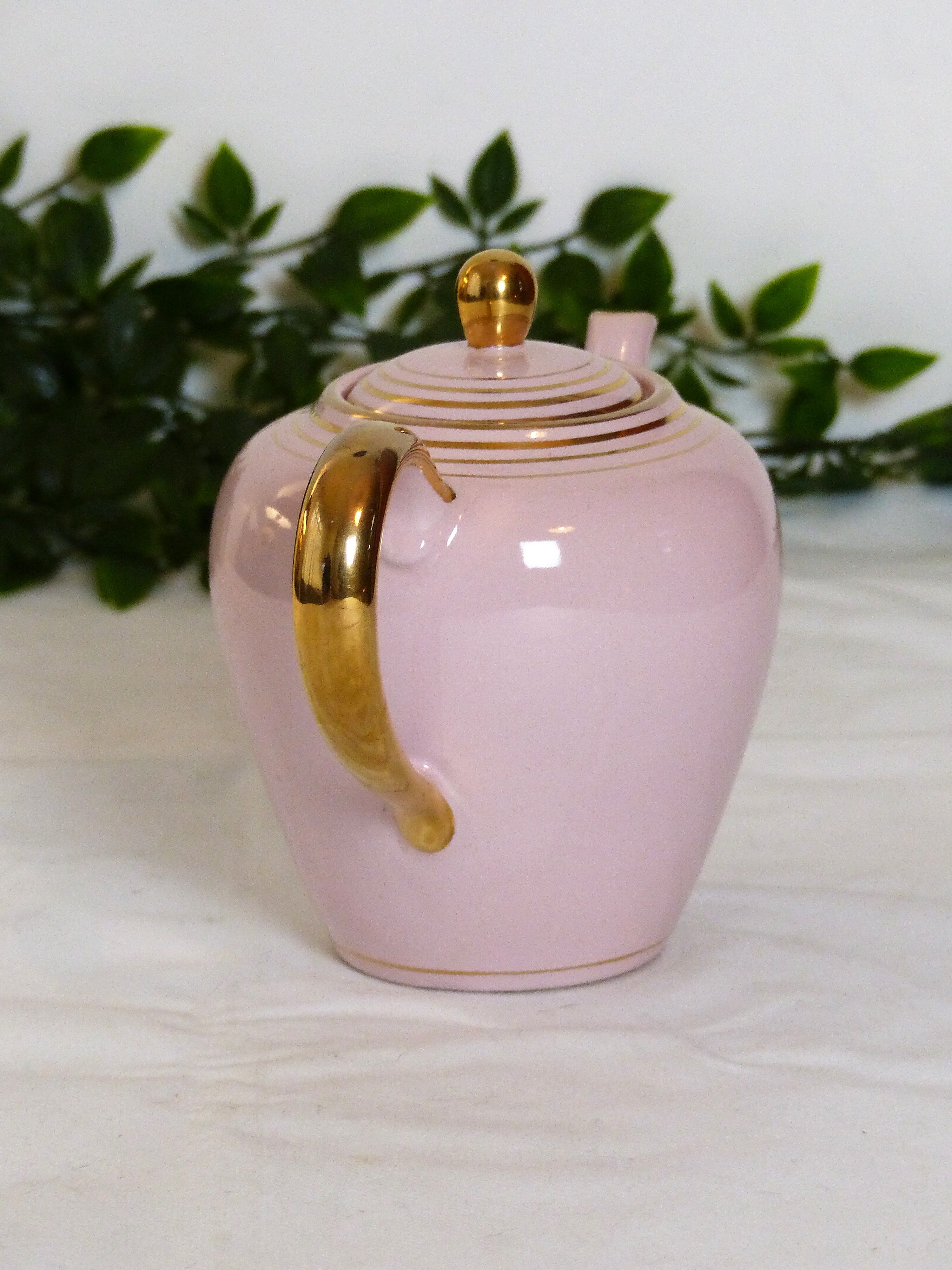 Teapot coffee maker and earthenware
