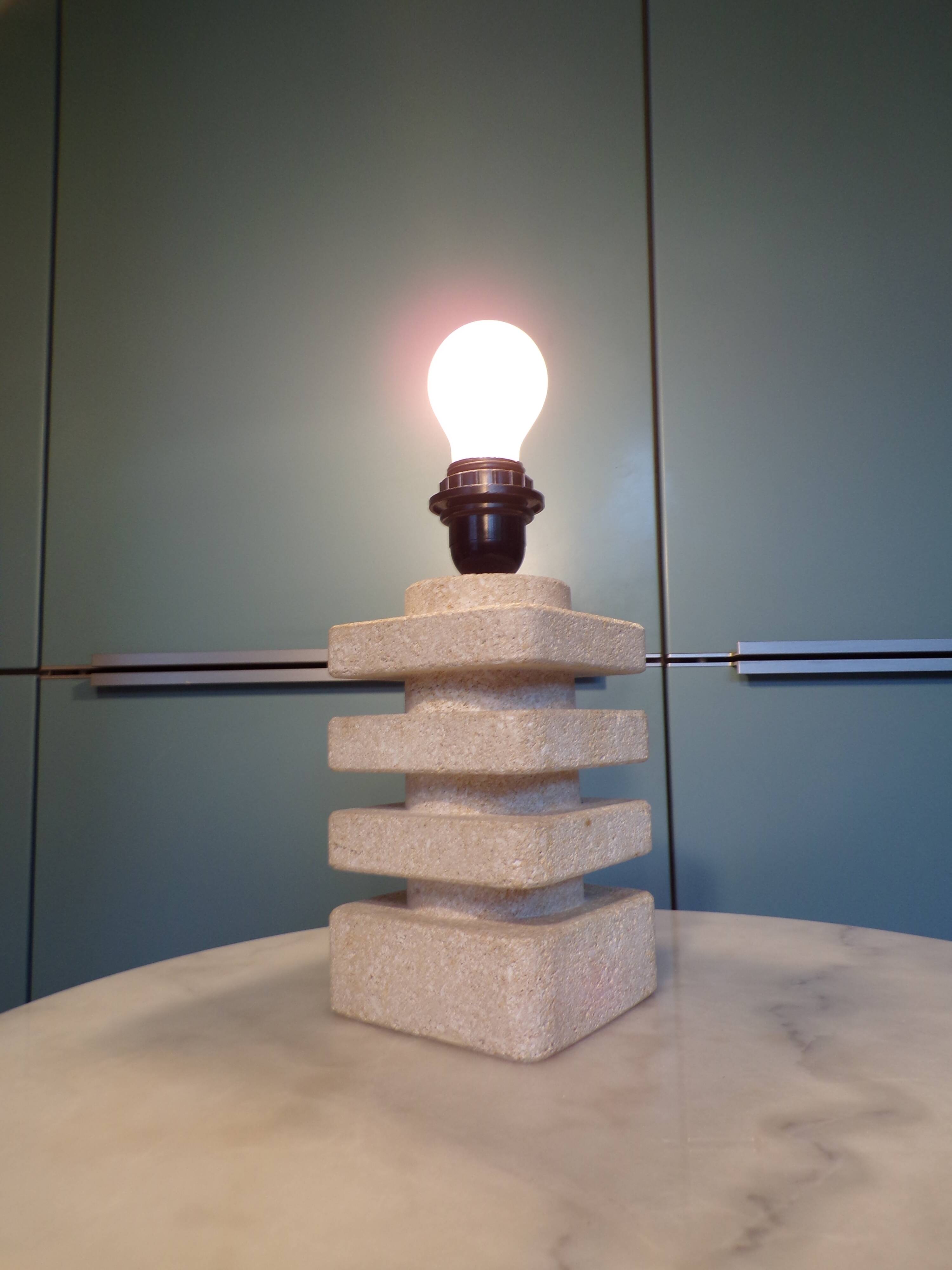 Gard stone lamp