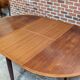 Table ronde en teck années 60