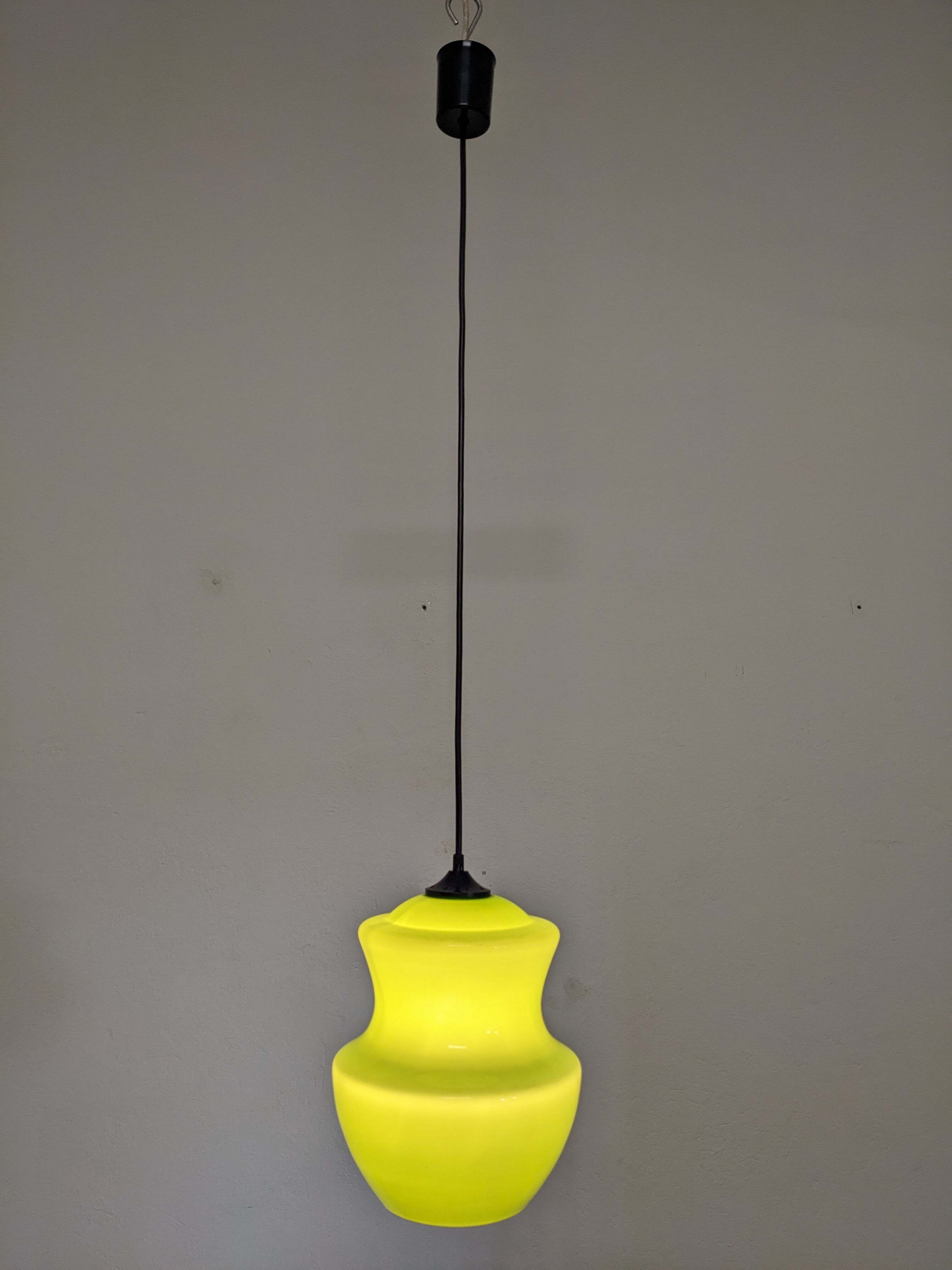 Green opaline suspension from the 60s/70s