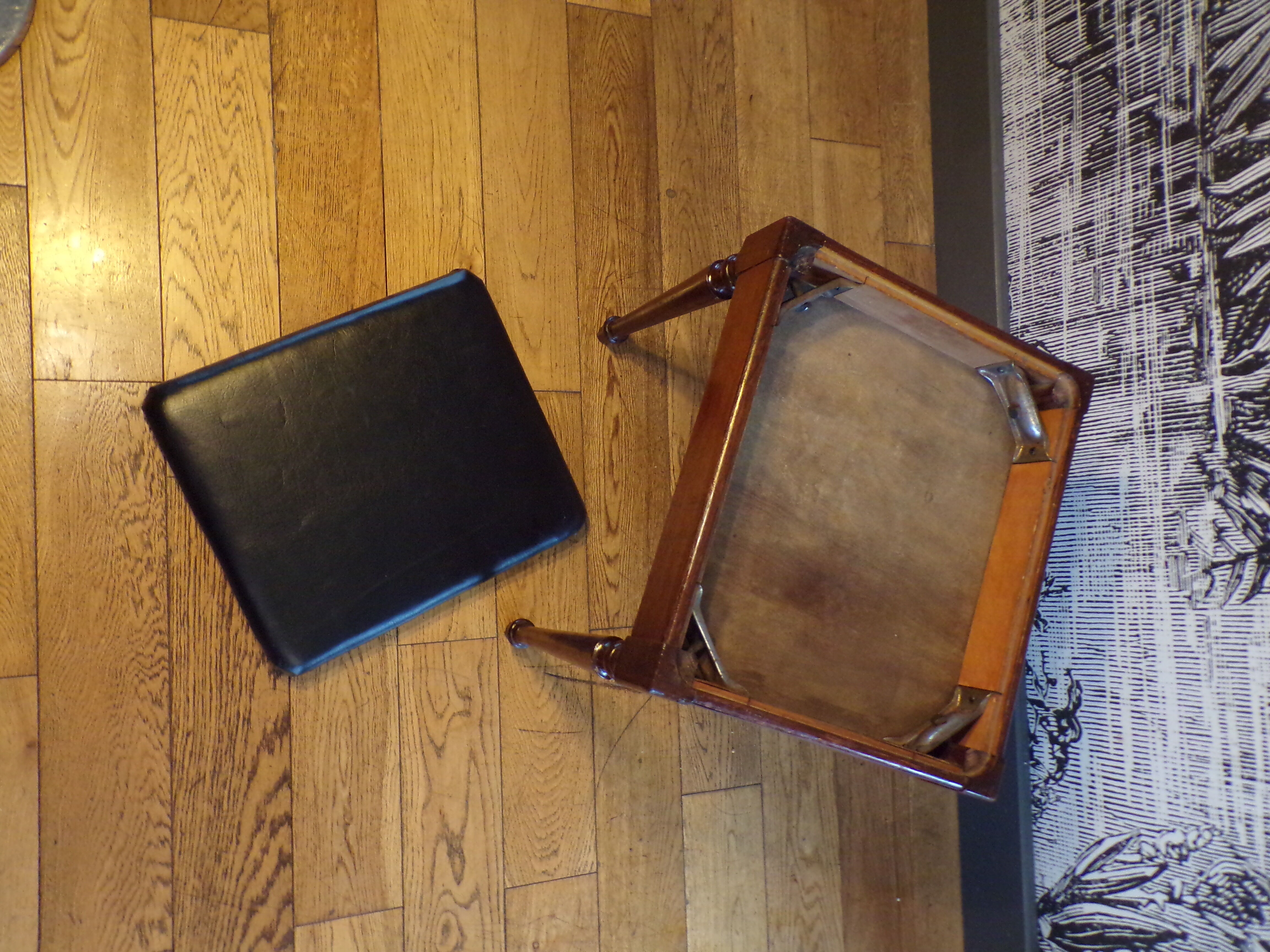 Seamstress stool 1950