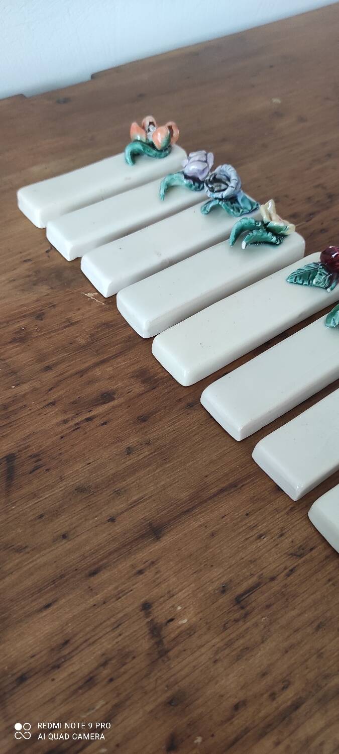 Ceramic knife holder