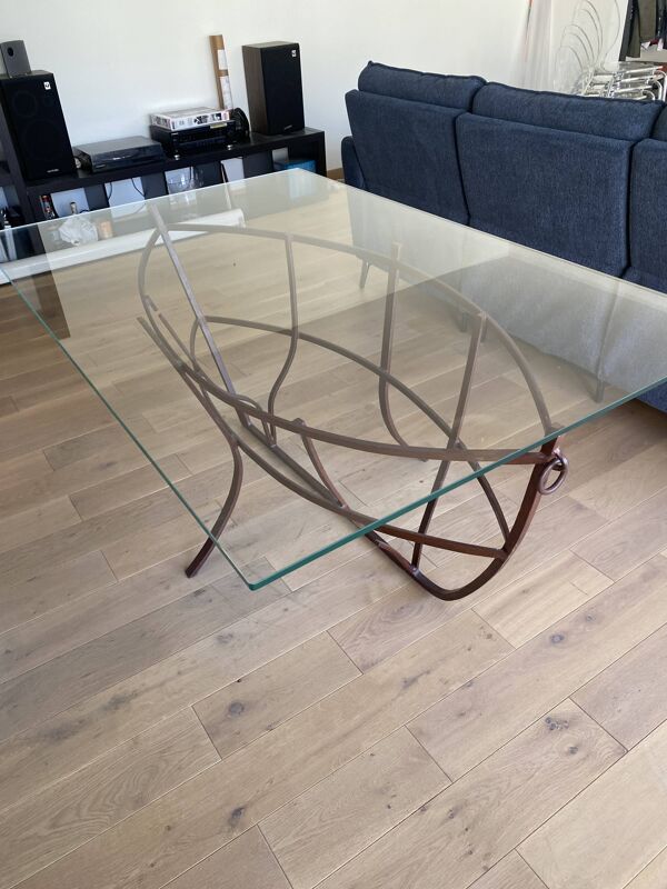 Table-sculpture “coque de bateau” – ferronnerie d’art, pièce unique