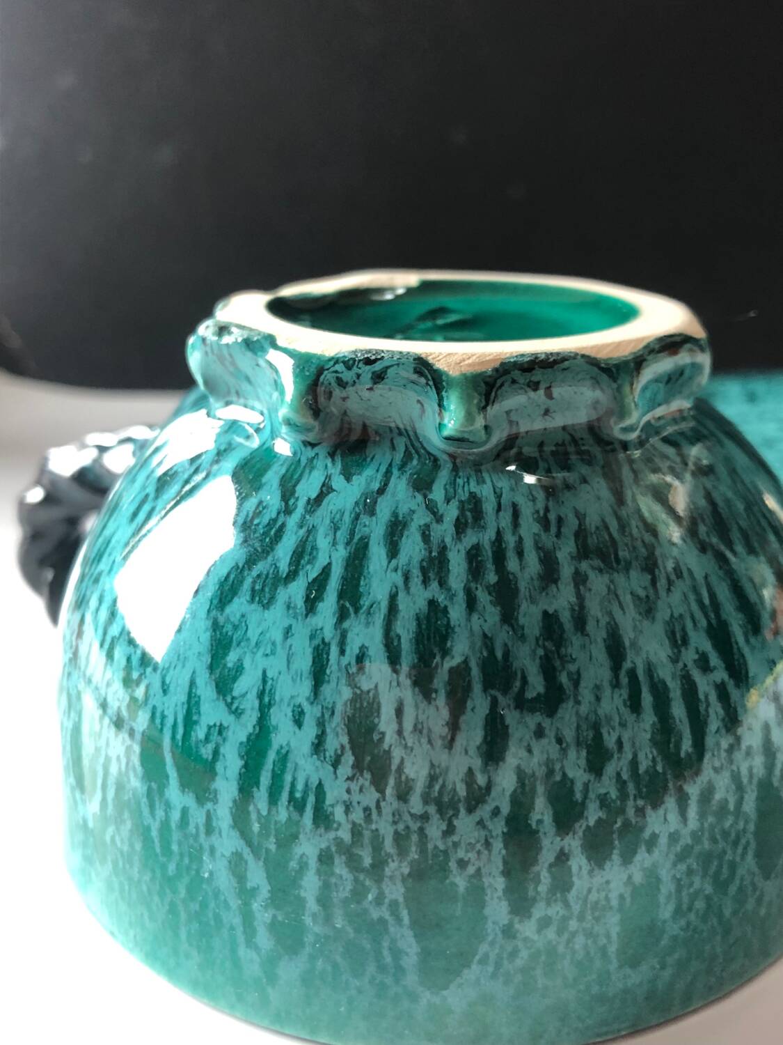 Tasse et soucoupe par Marius Giuge à Vallauris