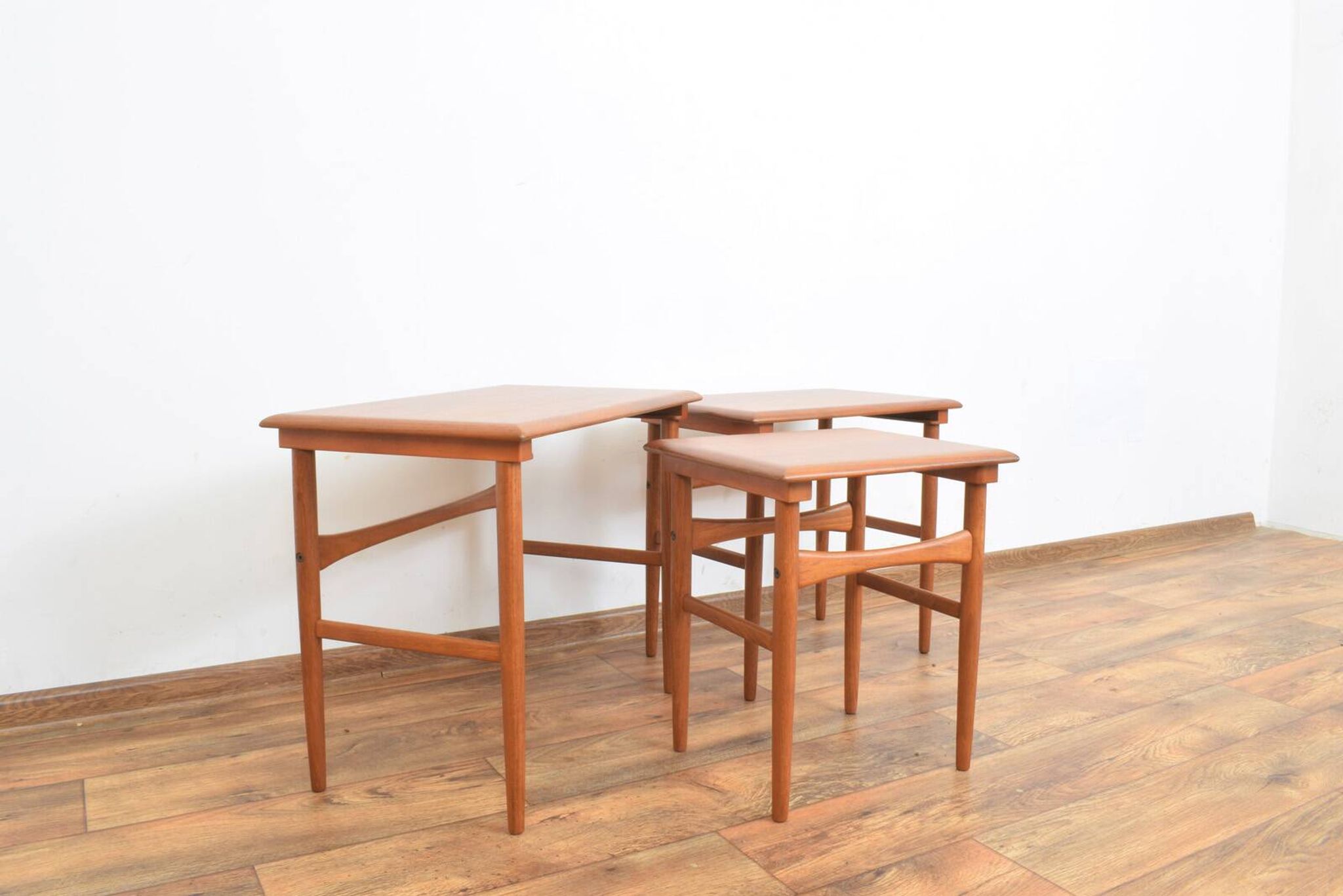 Tables gigognes en teck danois des années 50, ensemble de 3