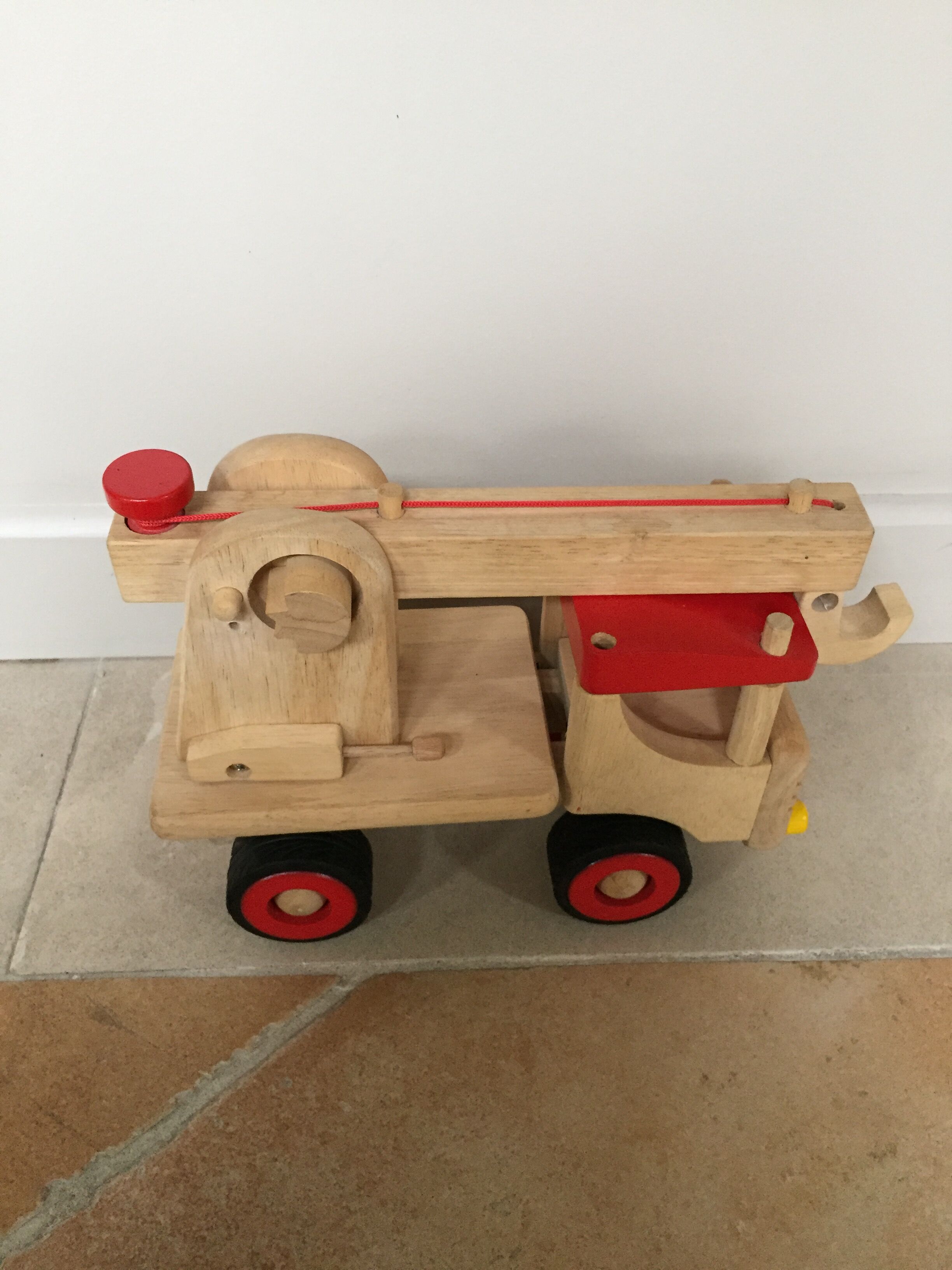 Truck solid wooden crane with lift arm
