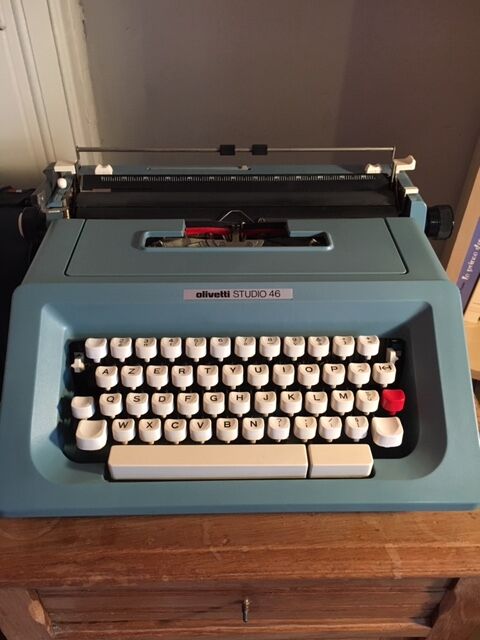 Olivetti typewriter, model Studio 46