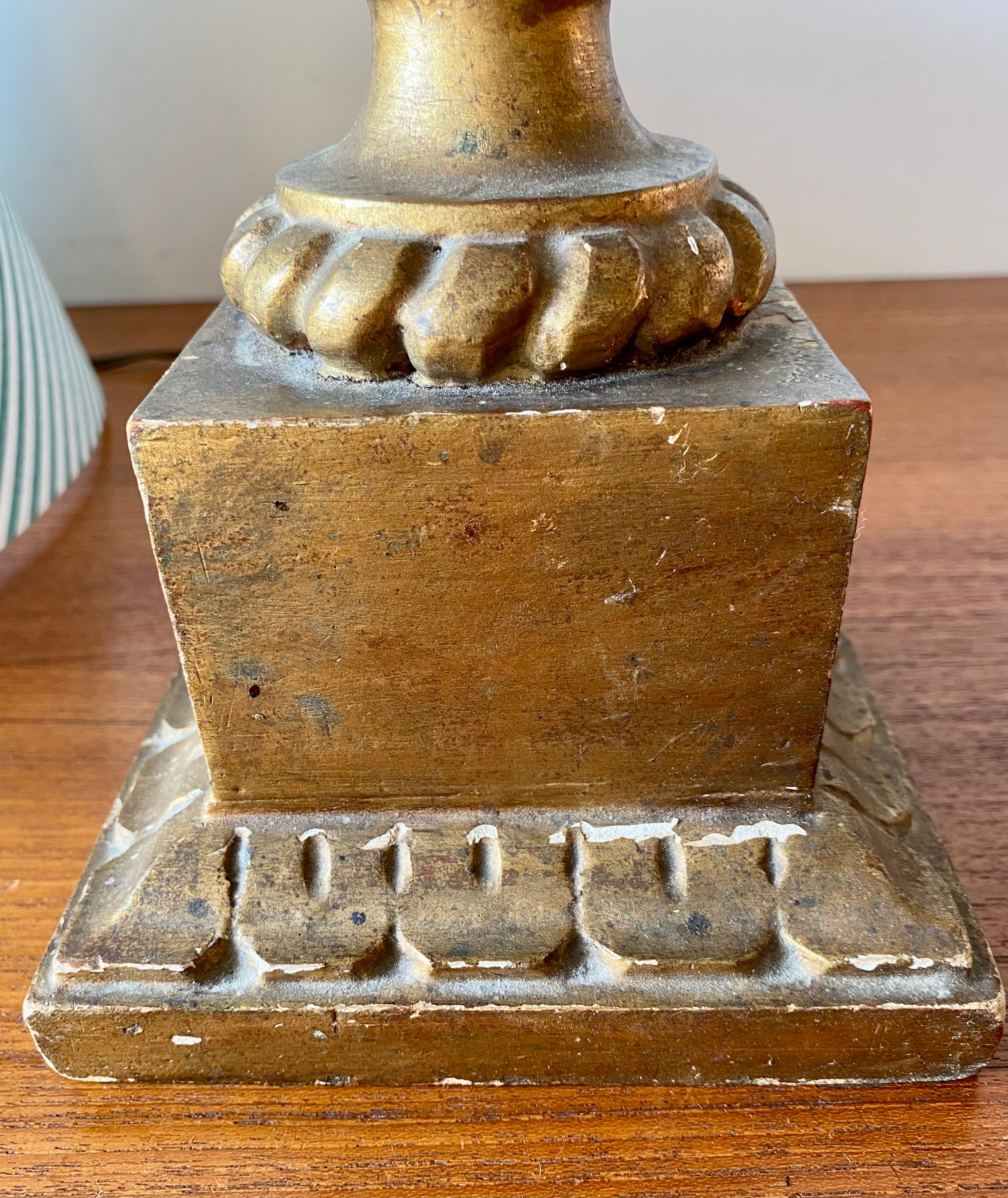 Gilded wooden lamp