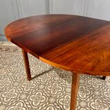 Dining room round table with an extension