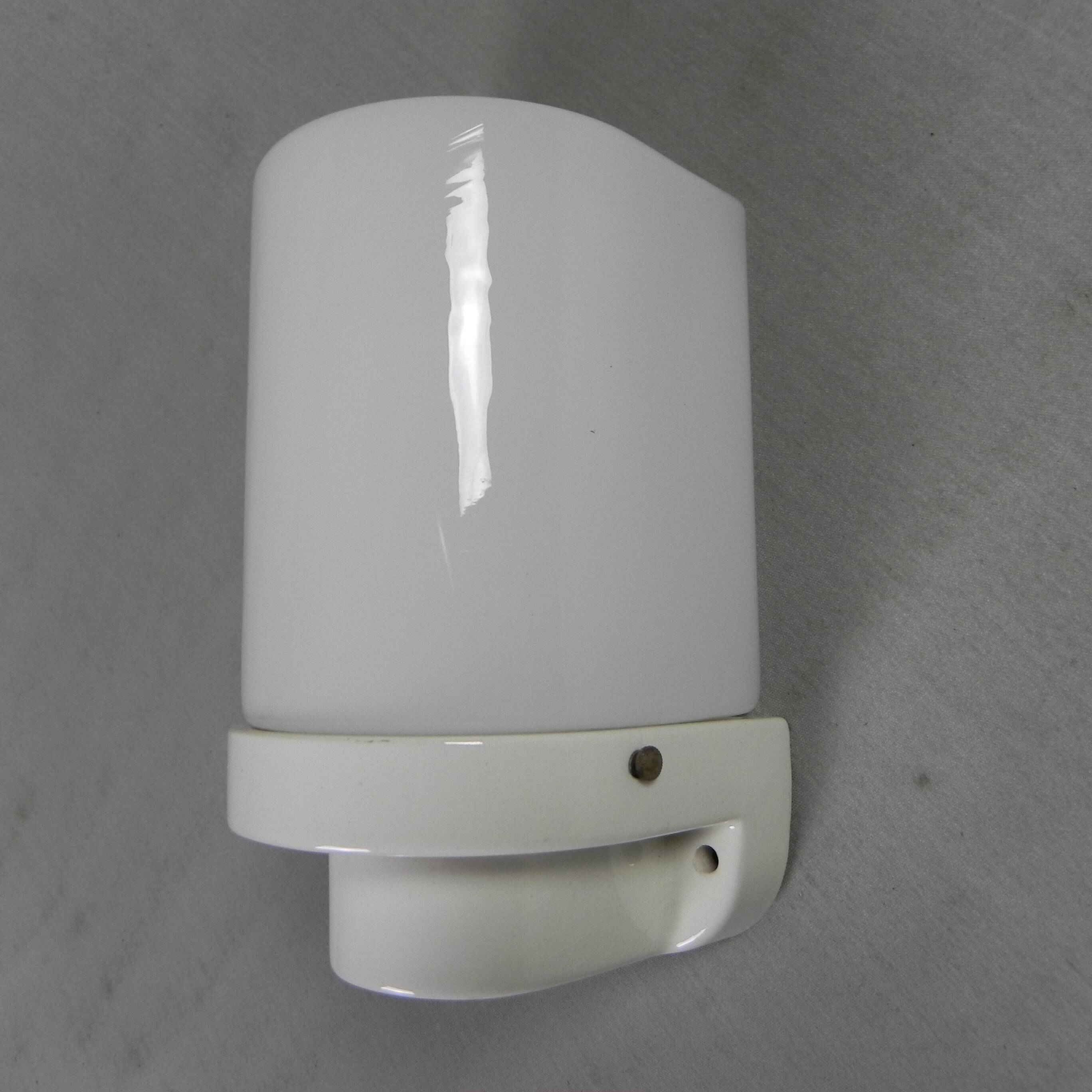 Art Deco wall lamp with porcelain holder, 1930s