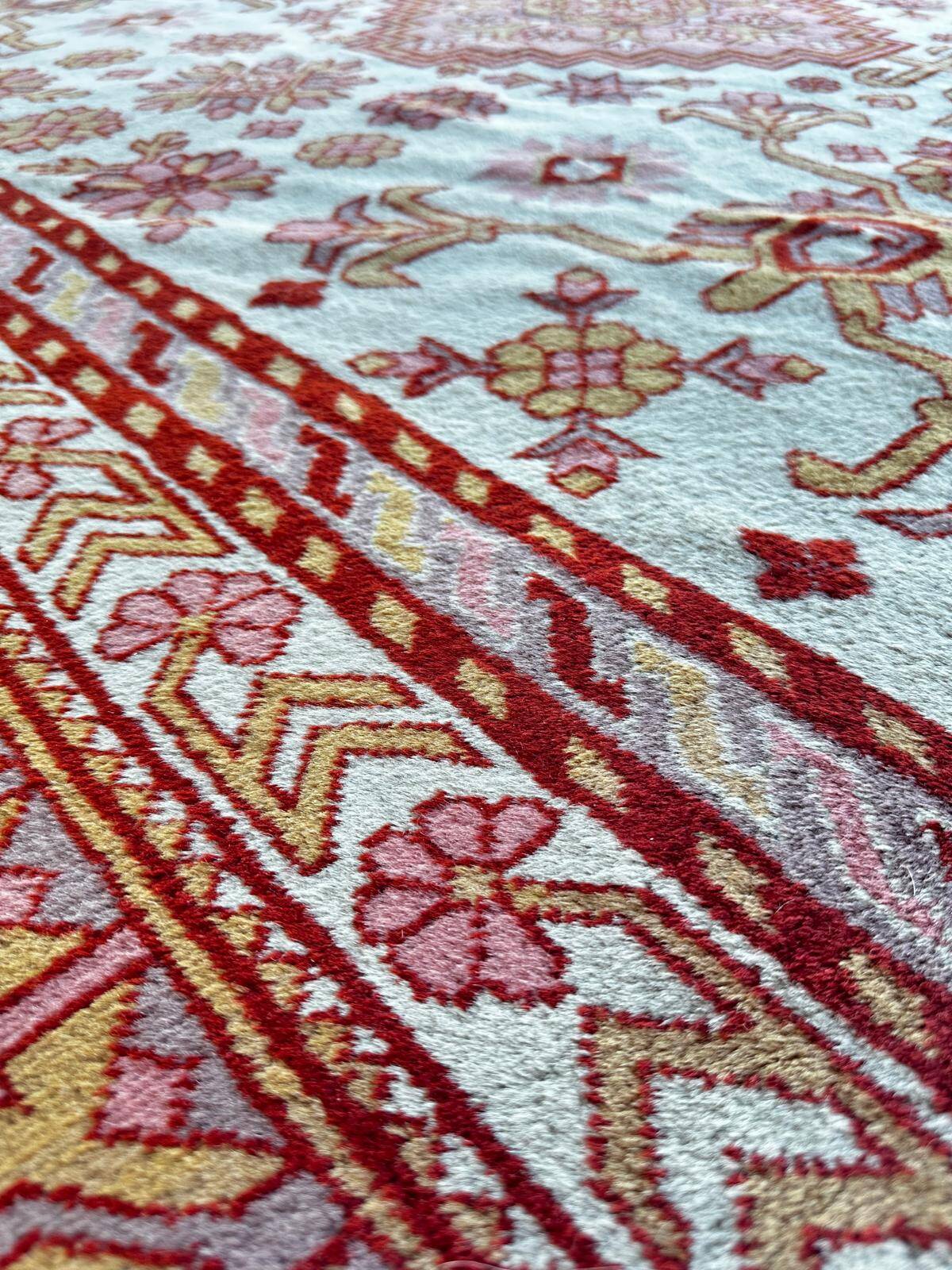Handmade Chinese rug 250cm x 350cm