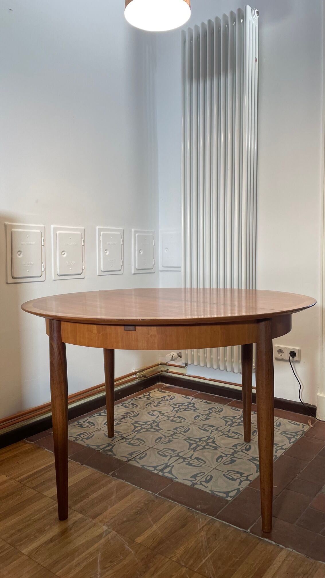 Scandinavian teak table with butterfly extension 60s