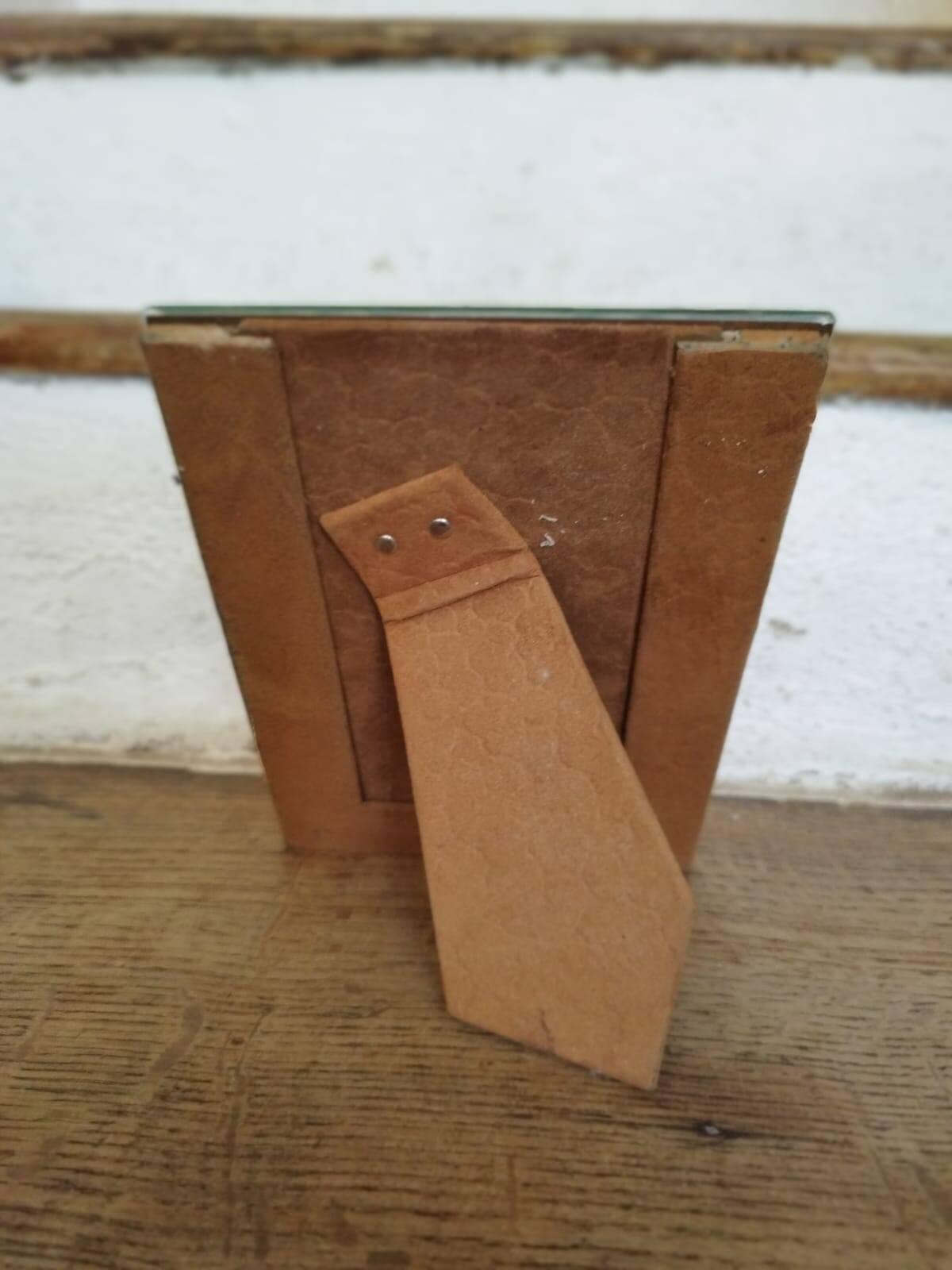 Beveled mirror photo frame to stand, suede back