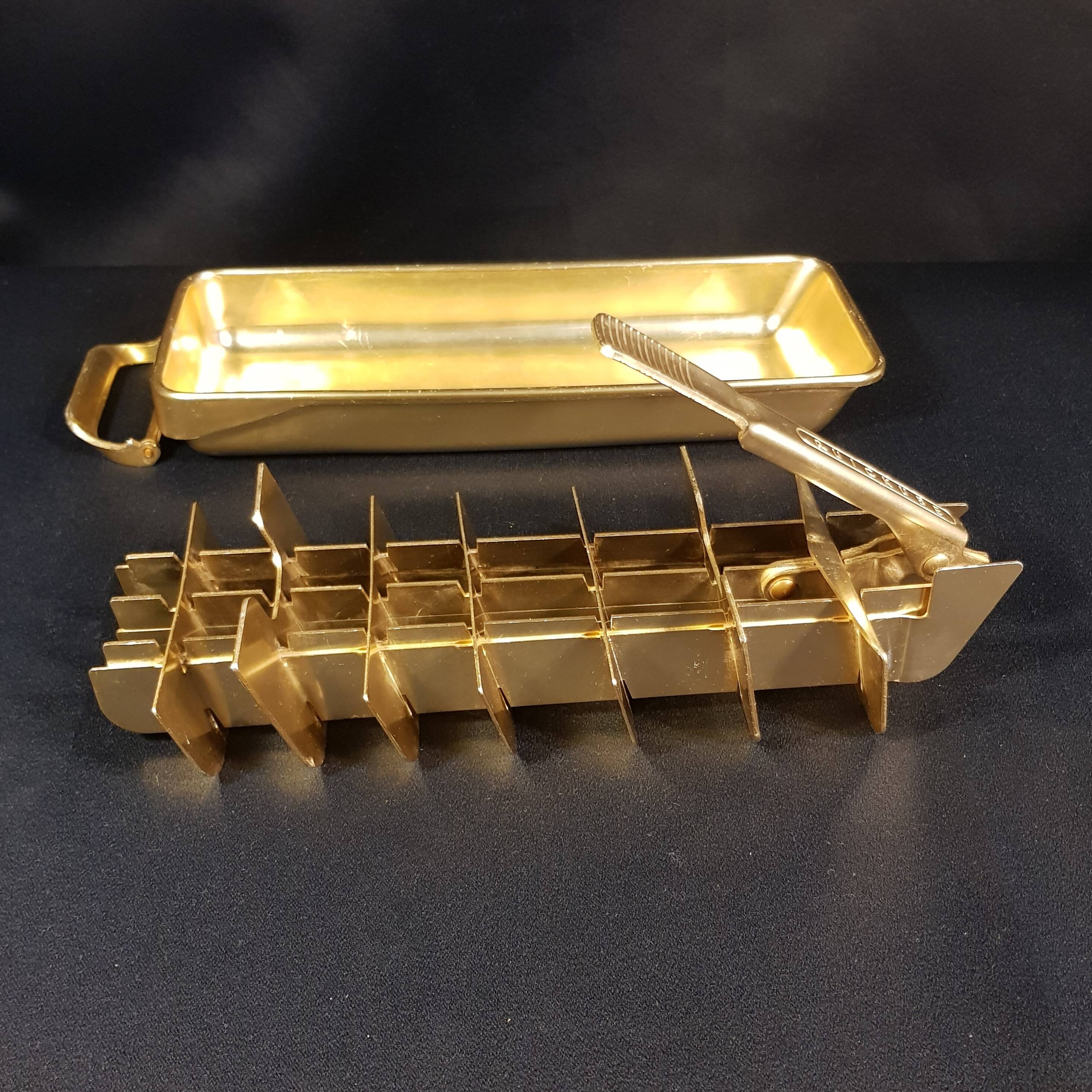 Quickube ice cube tray