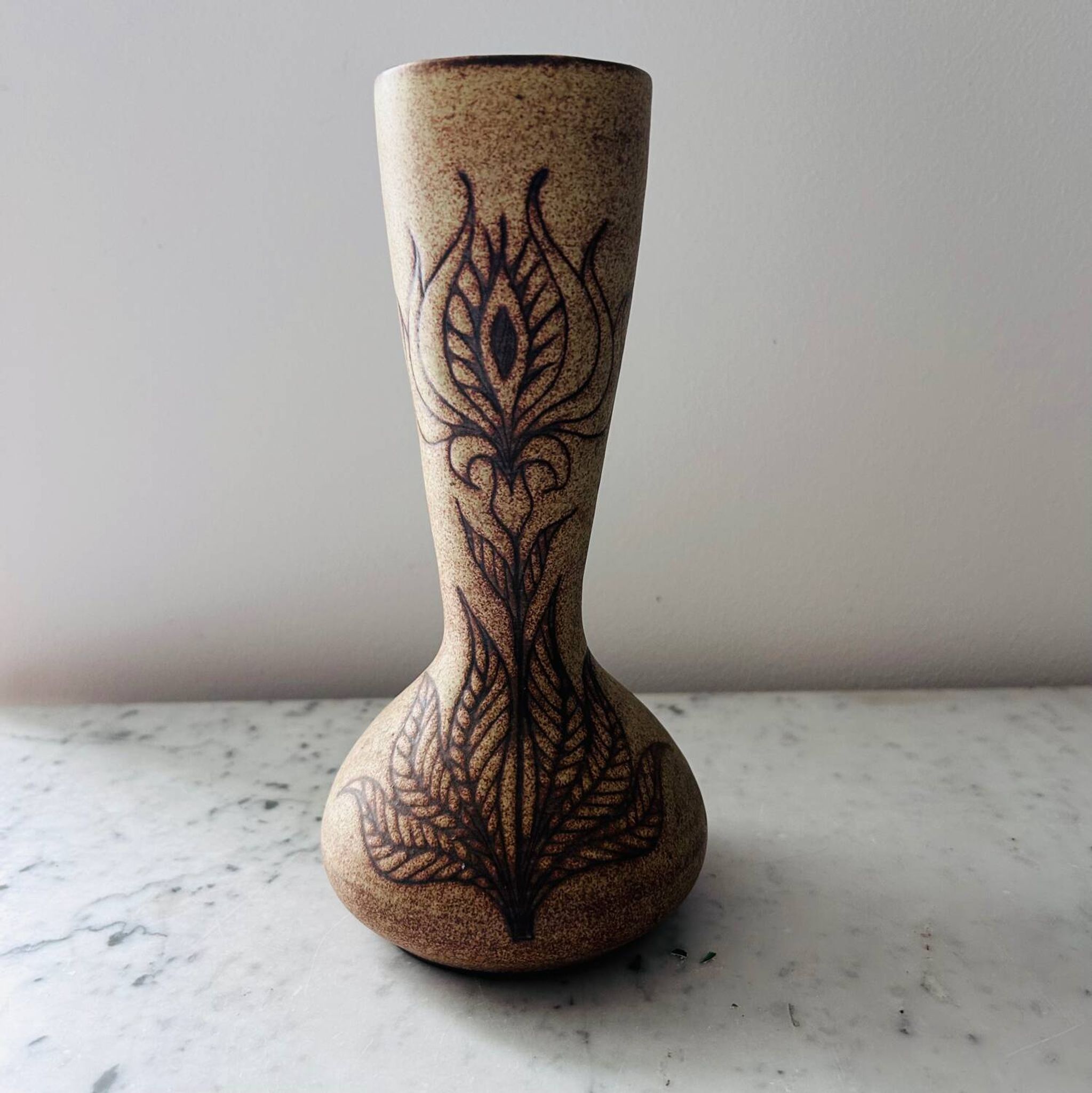 Vase en grès Vallauris signé