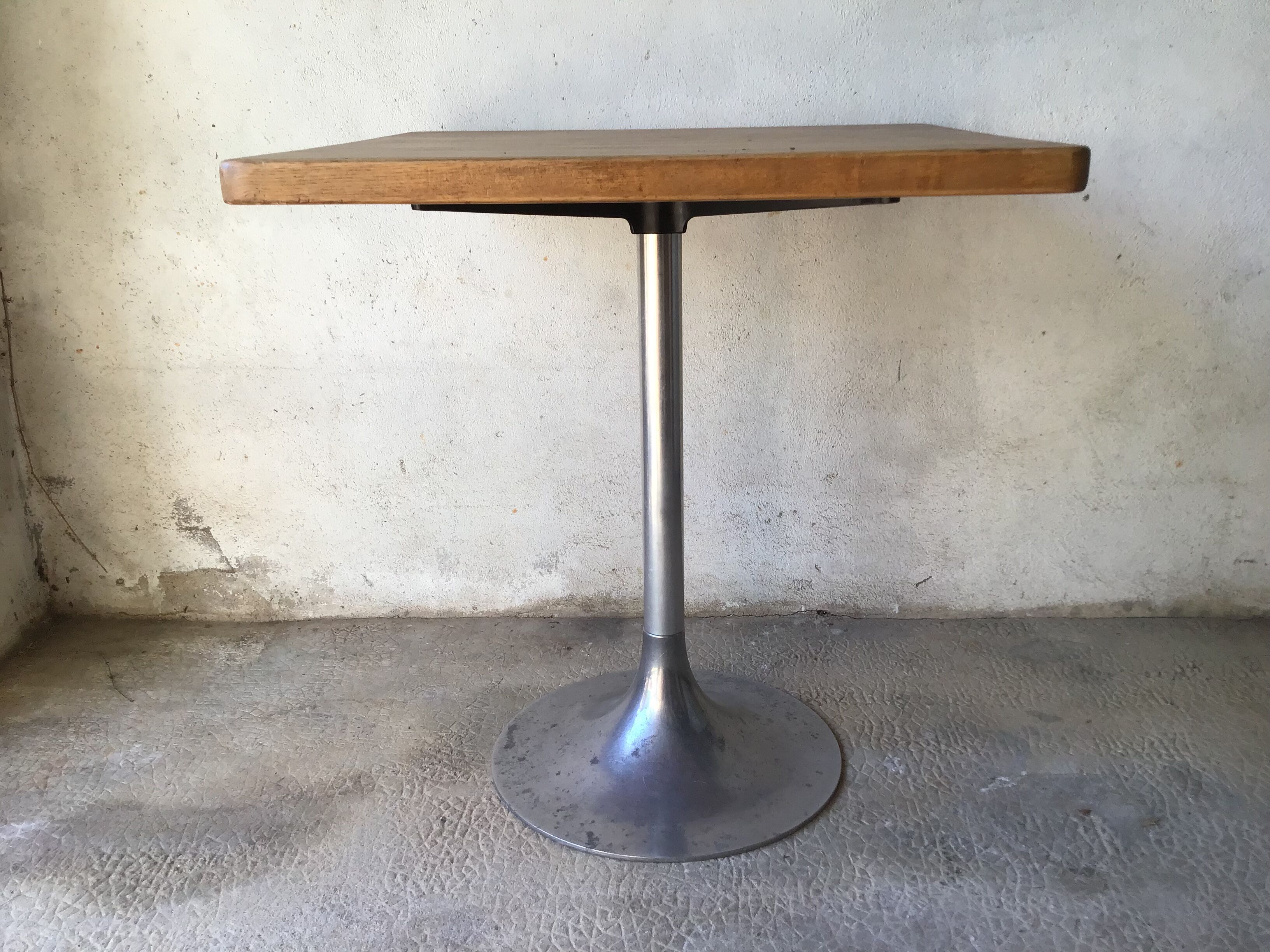 Table bistrot