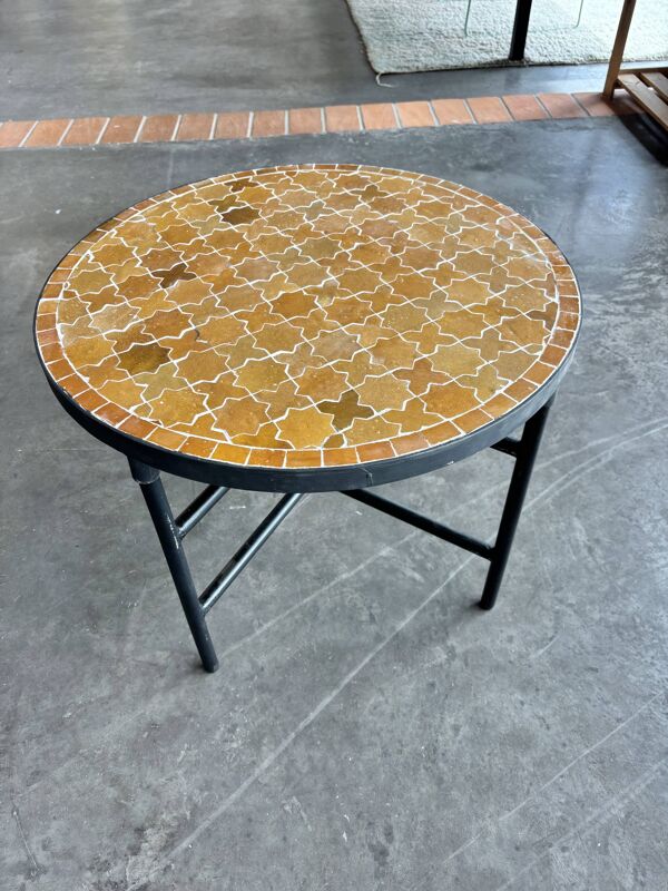 Table basse en zellige fait main, artisanat marocain
