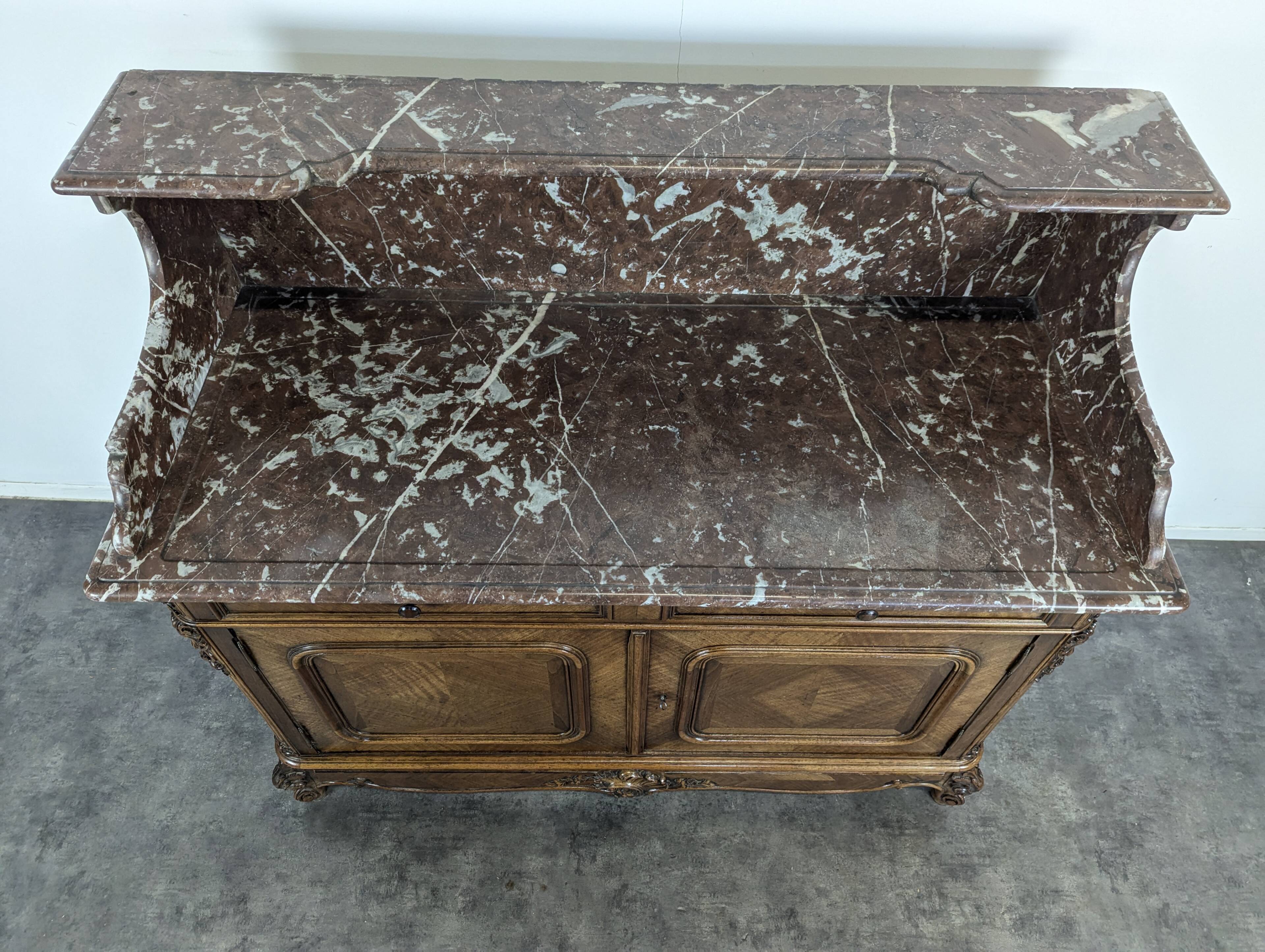 Meuble de salle de bain de style Louis XV