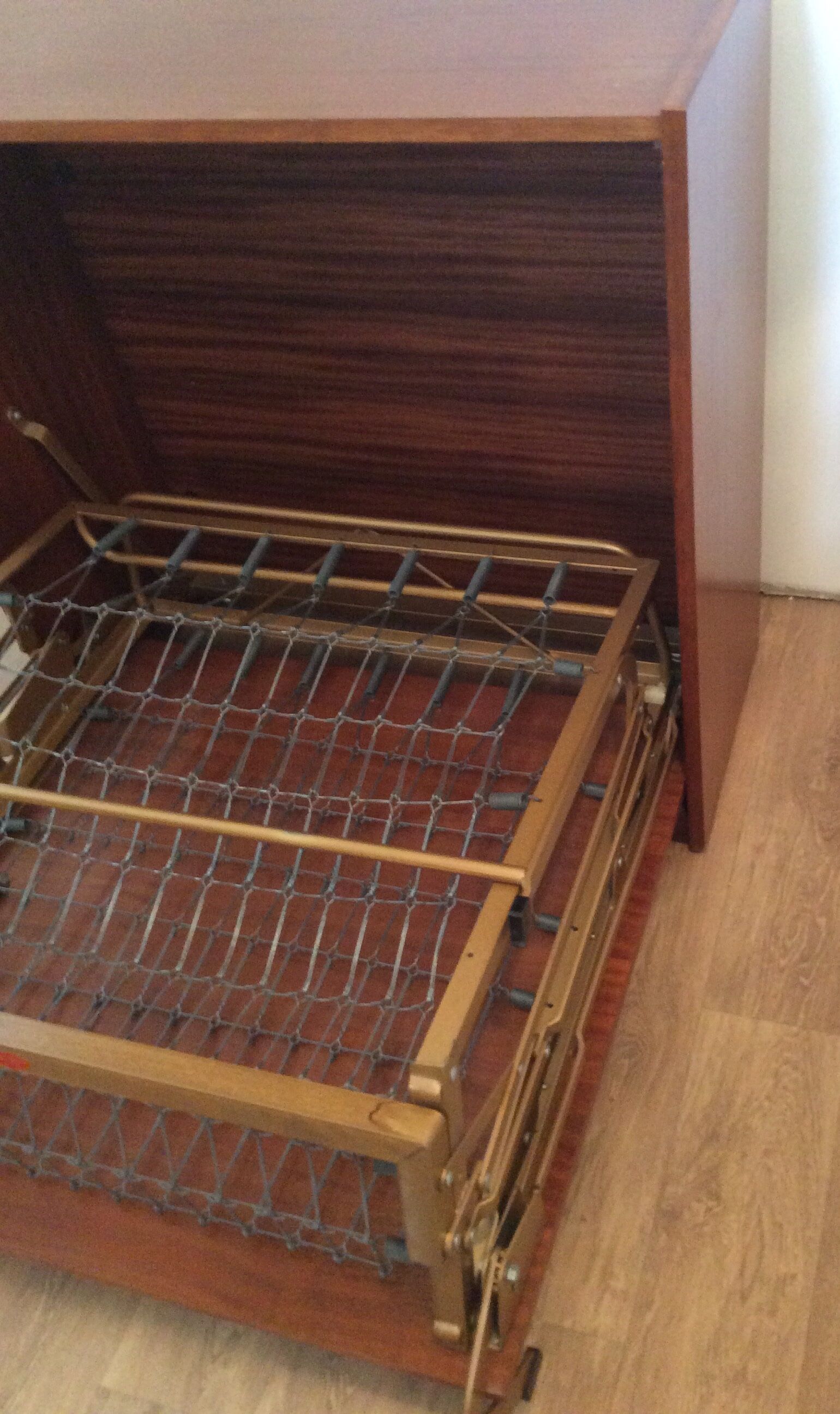 Vintage 70s retractable bed deposed SGDG