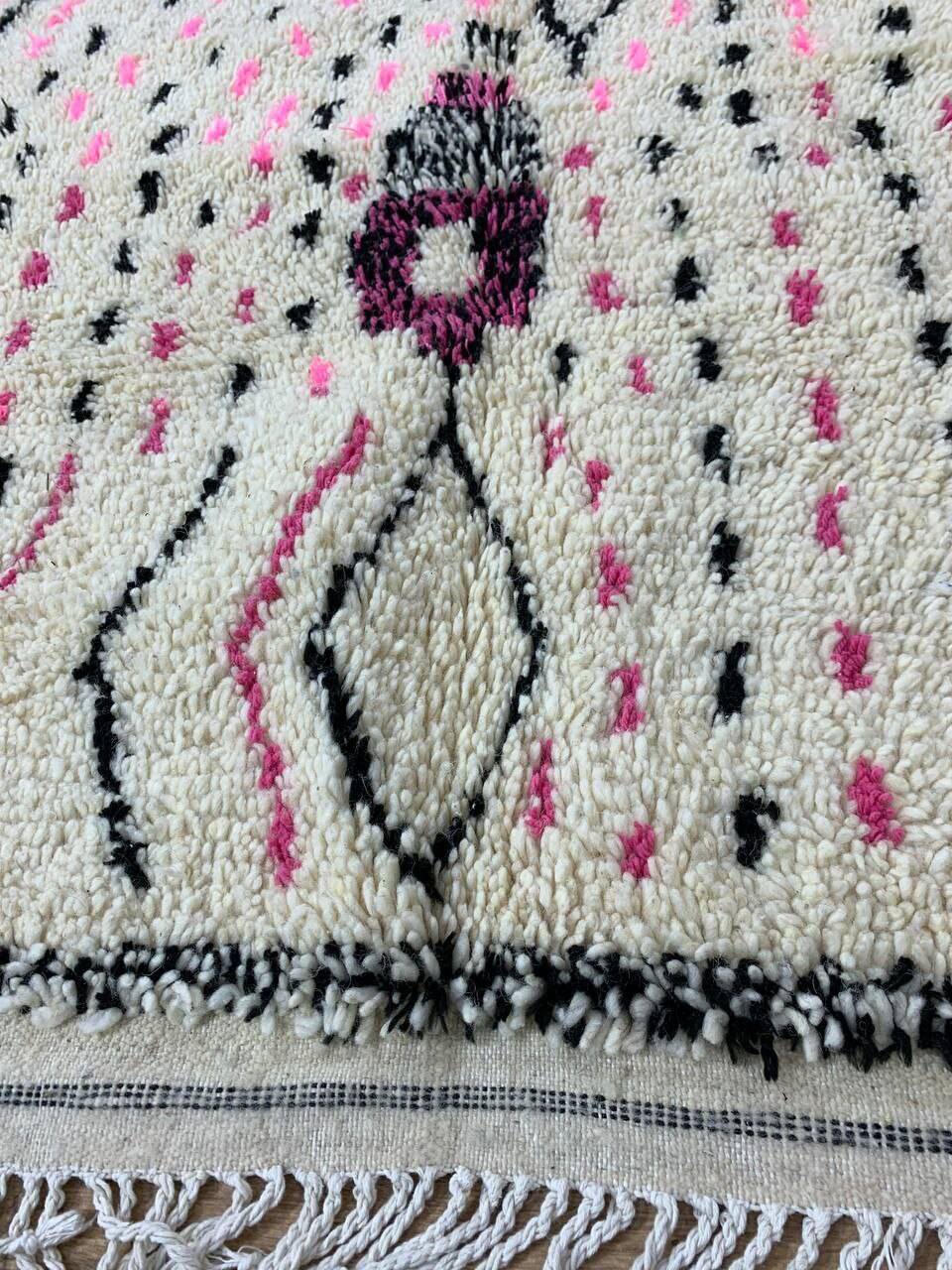 Handmade Moroccan Berber rug 255 X 146 CM