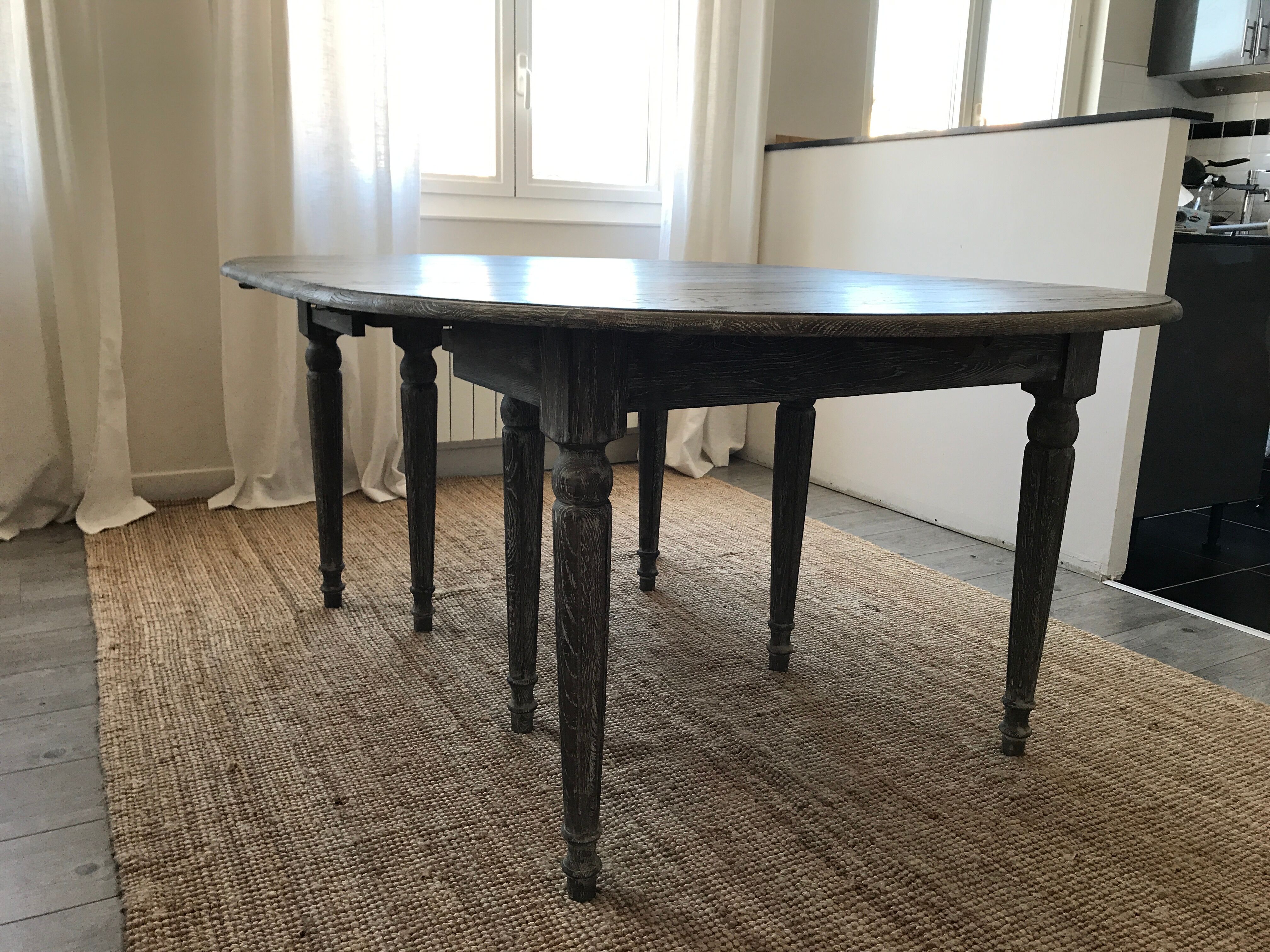 Solid oak table with 4 extension cords