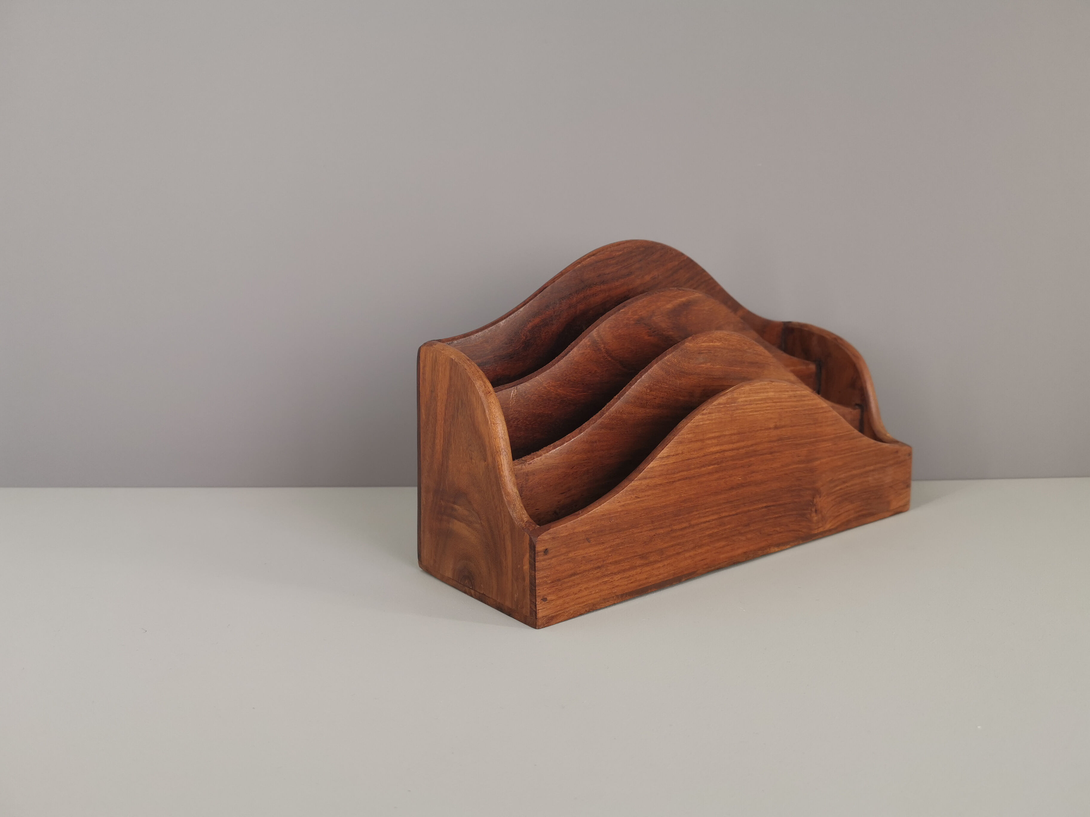 Porte-lettre en bois