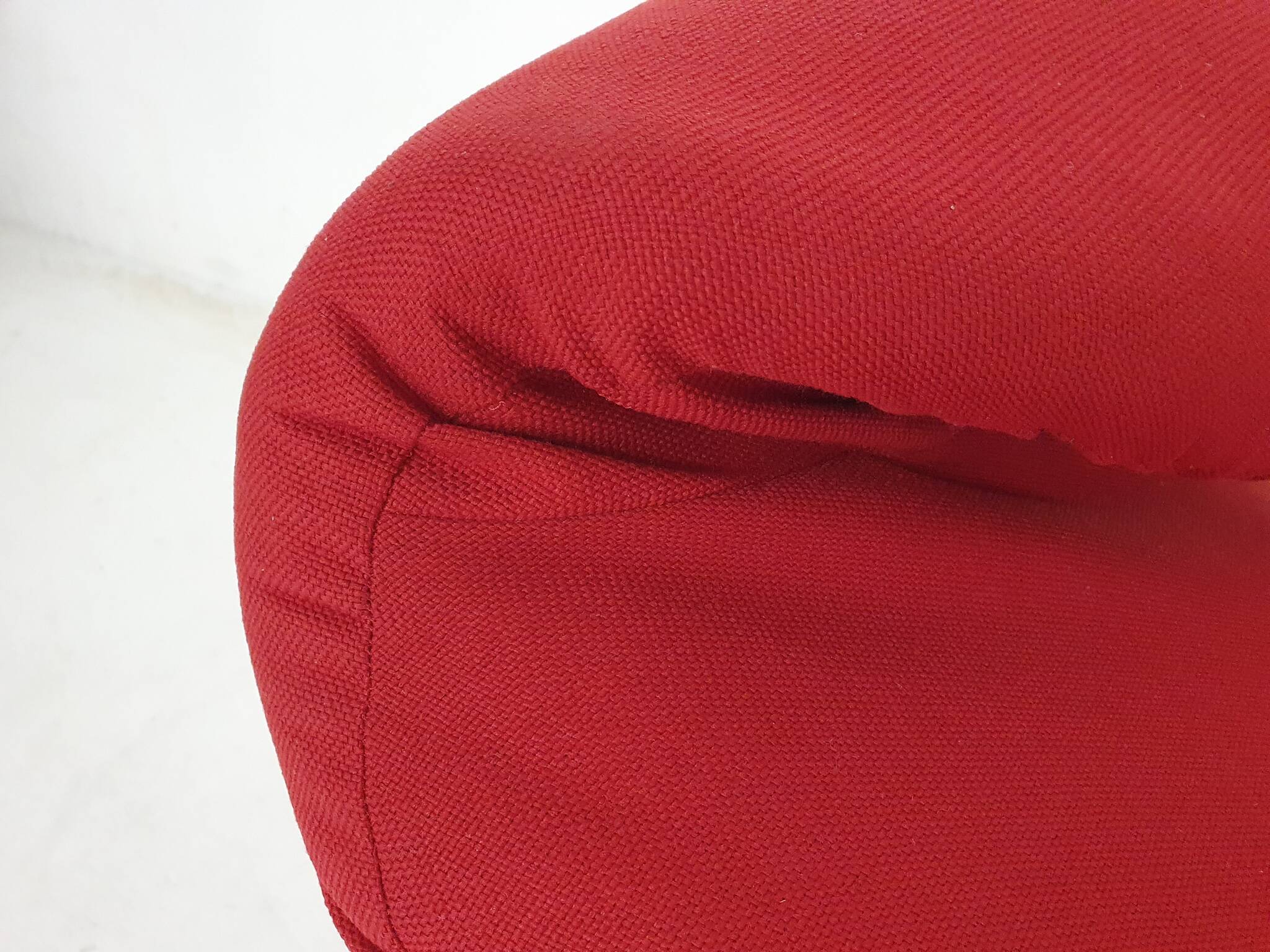 Design lounge chair model "Ribbon" by Pierre Paulin for Artifort, The Netherlands 1966